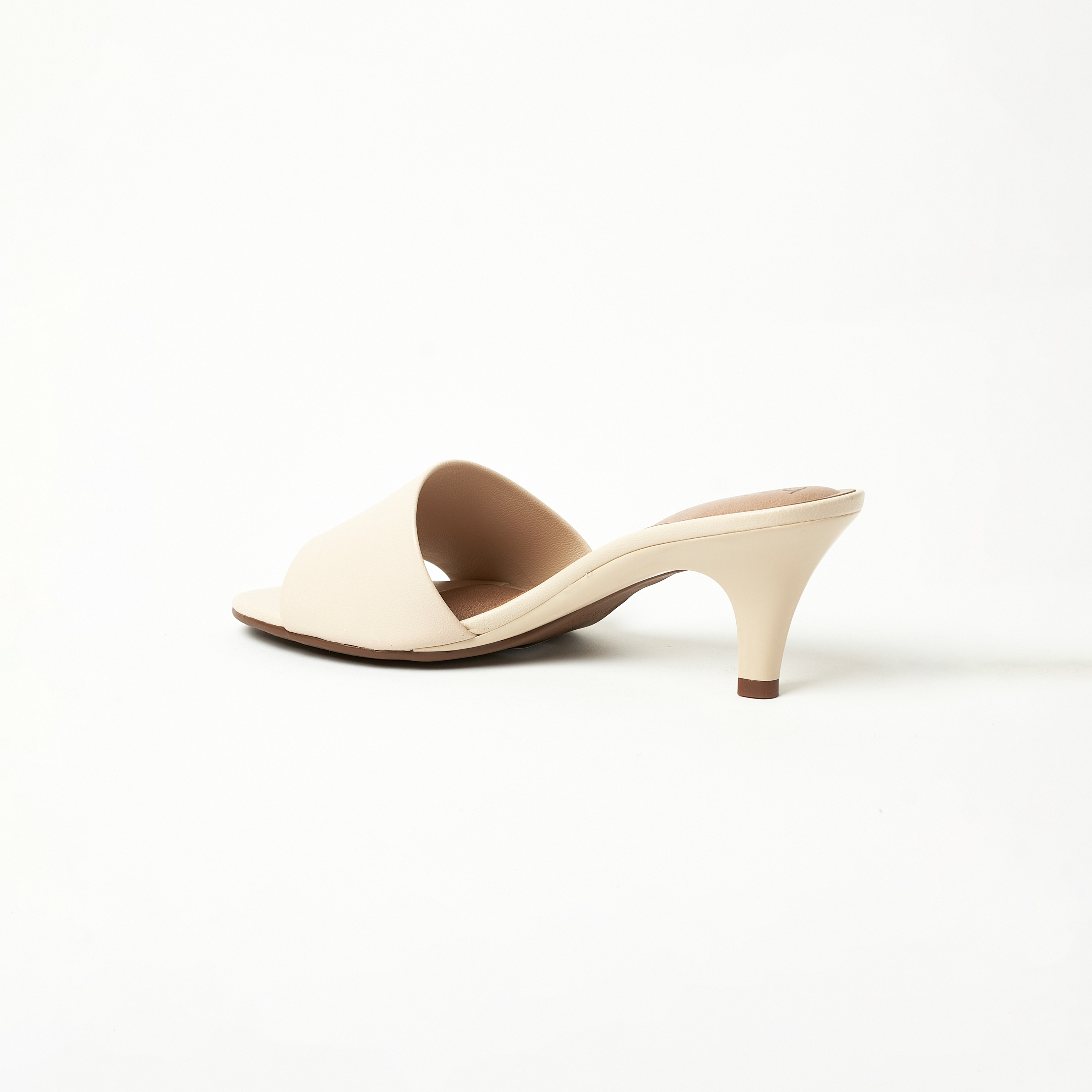 بييرا ريو- صندل للنساء بكعب منخفض سهل الارتداء | 8308-1428-9569-83517-women-shoes-heels-image-4