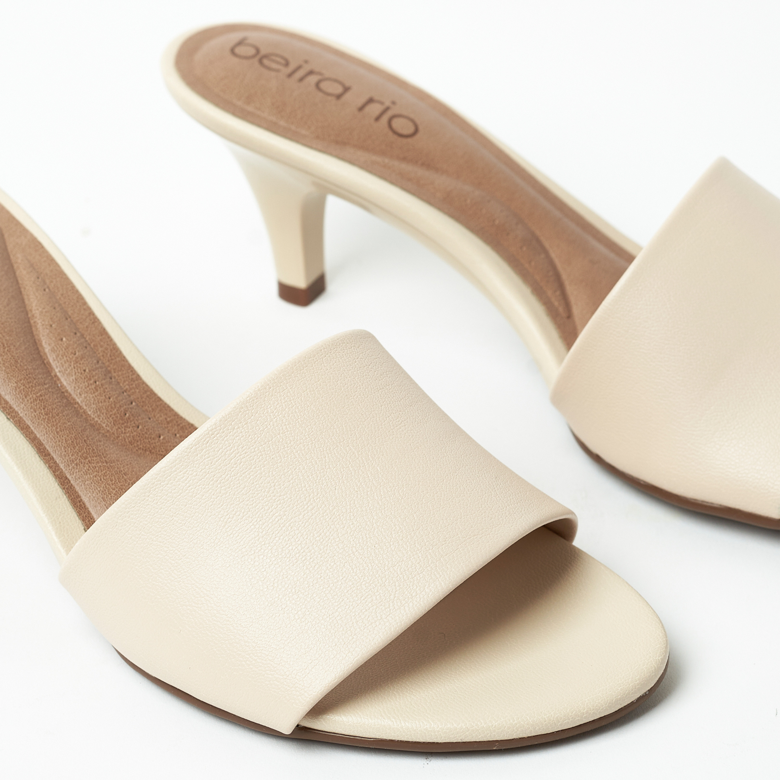 بييرا ريو- صندل للنساء بكعب منخفض سهل الارتداء | 8308-1428-9569-83517-women-shoes-heels-image-5