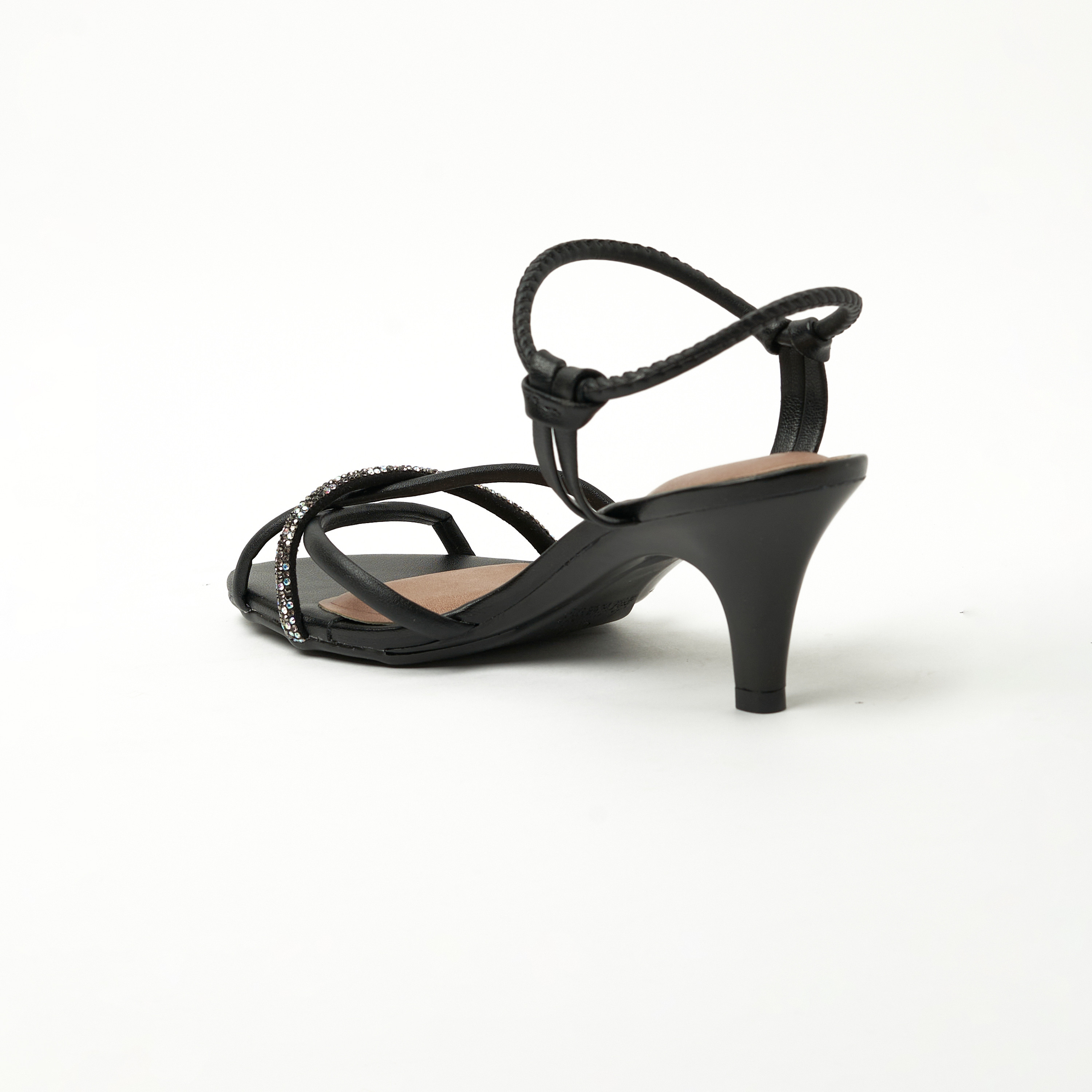 بيرا ريو- صندل نسائي كعب صغير سهل الارتداء بتفاصيل مزخرفة | 8308-1434-26510-93898-women-shoes-heels-image-4