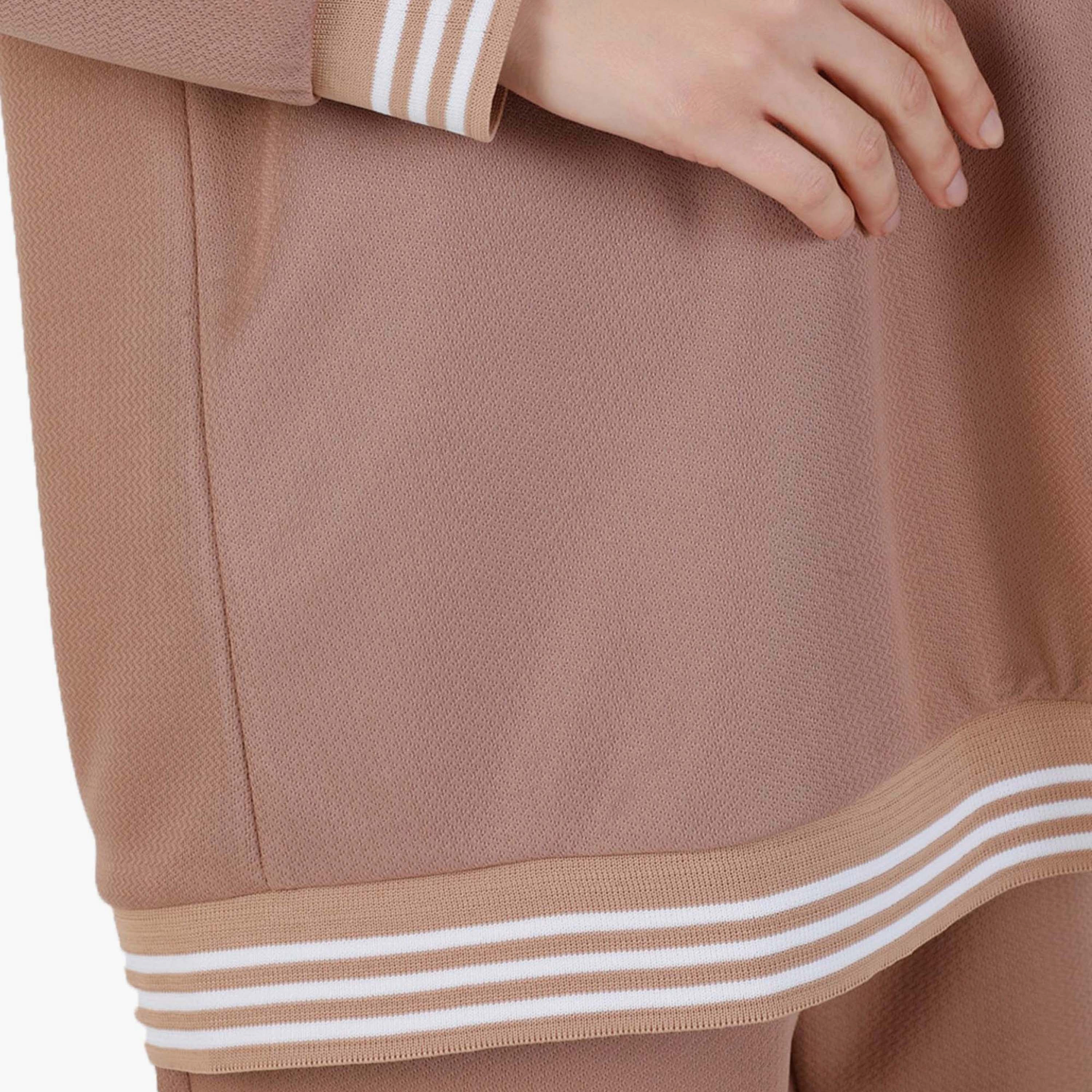 طقم بدلة رياضية مكون من سويت شيرت وبنطال رياضي من مودانيسا-women-clothing-coordsets-image-3