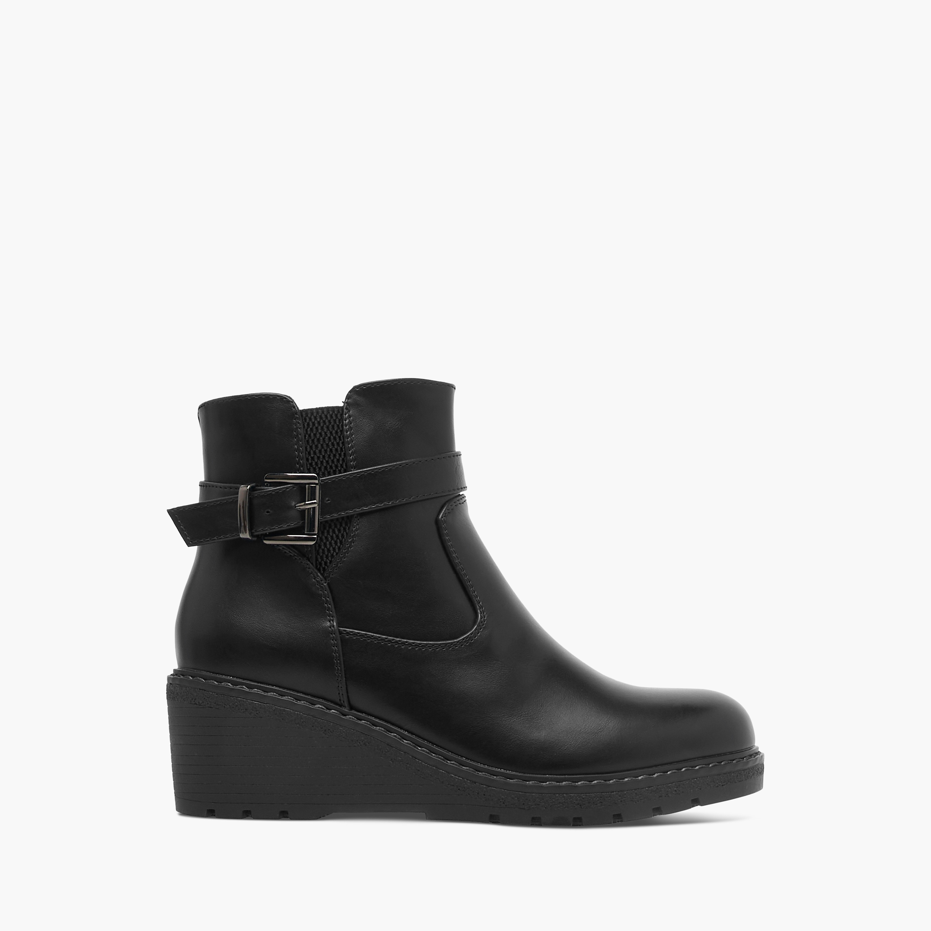 بوت بطول الكاحل سادة بإبزيم وكعب ويدج للنساء من سيليست-women-shoes-boots-image-3