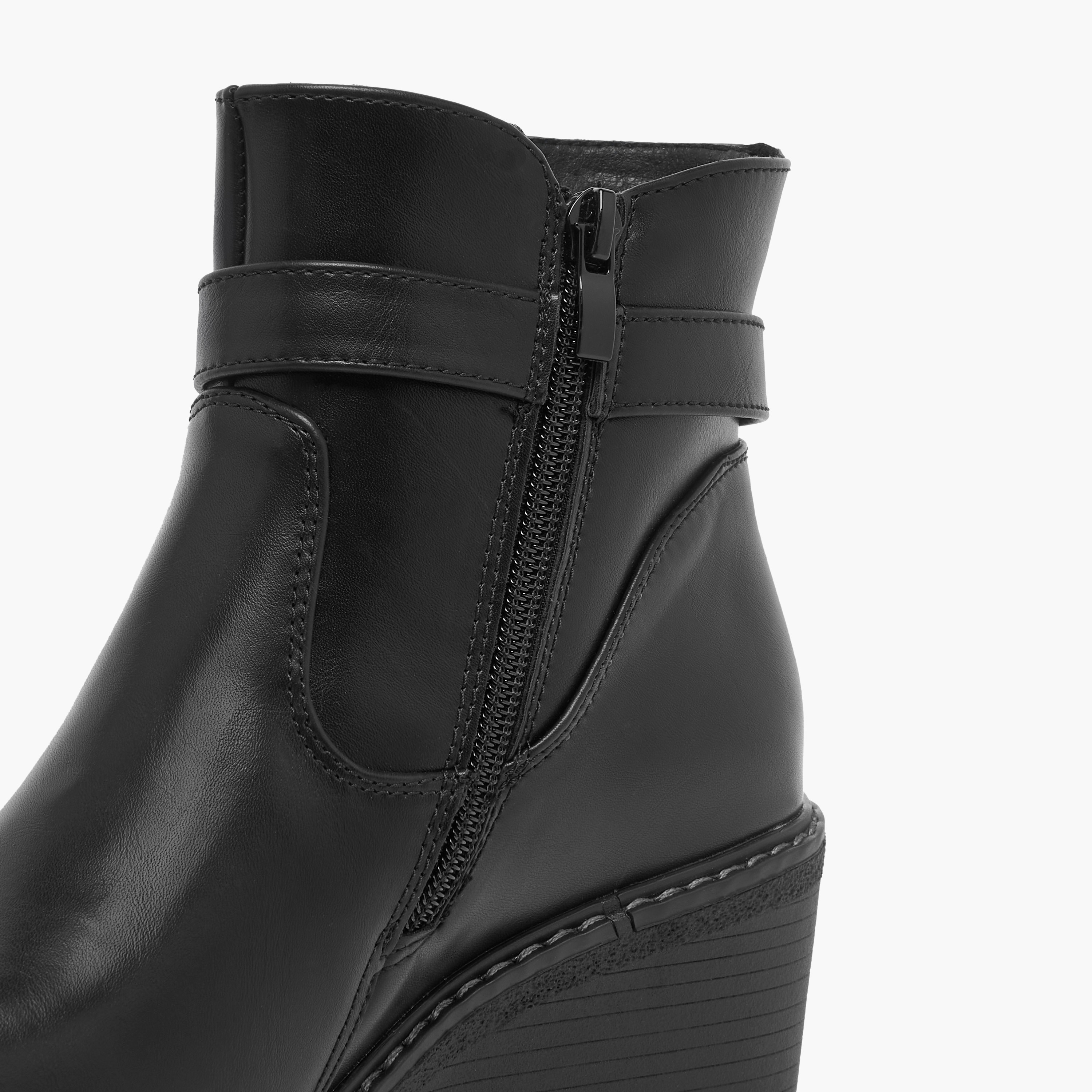 بوت بطول الكاحل سادة بإبزيم وكعب ويدج للنساء من سيليست-women-shoes-boots-image-5