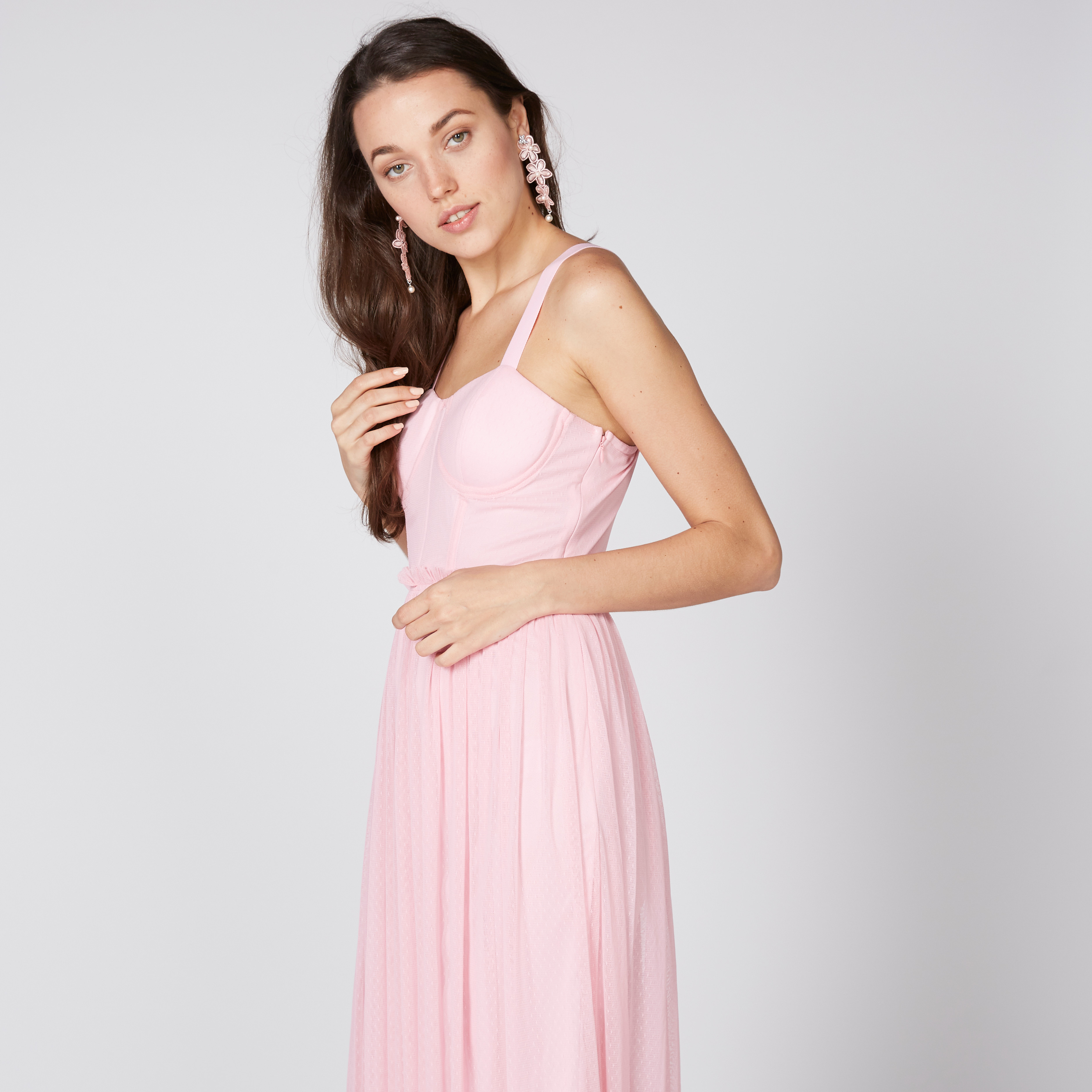 Buy Women s Sweetheart Neck Maxi Dress with Lace Detail and Zip Closure Online Centrepoint Bahrain