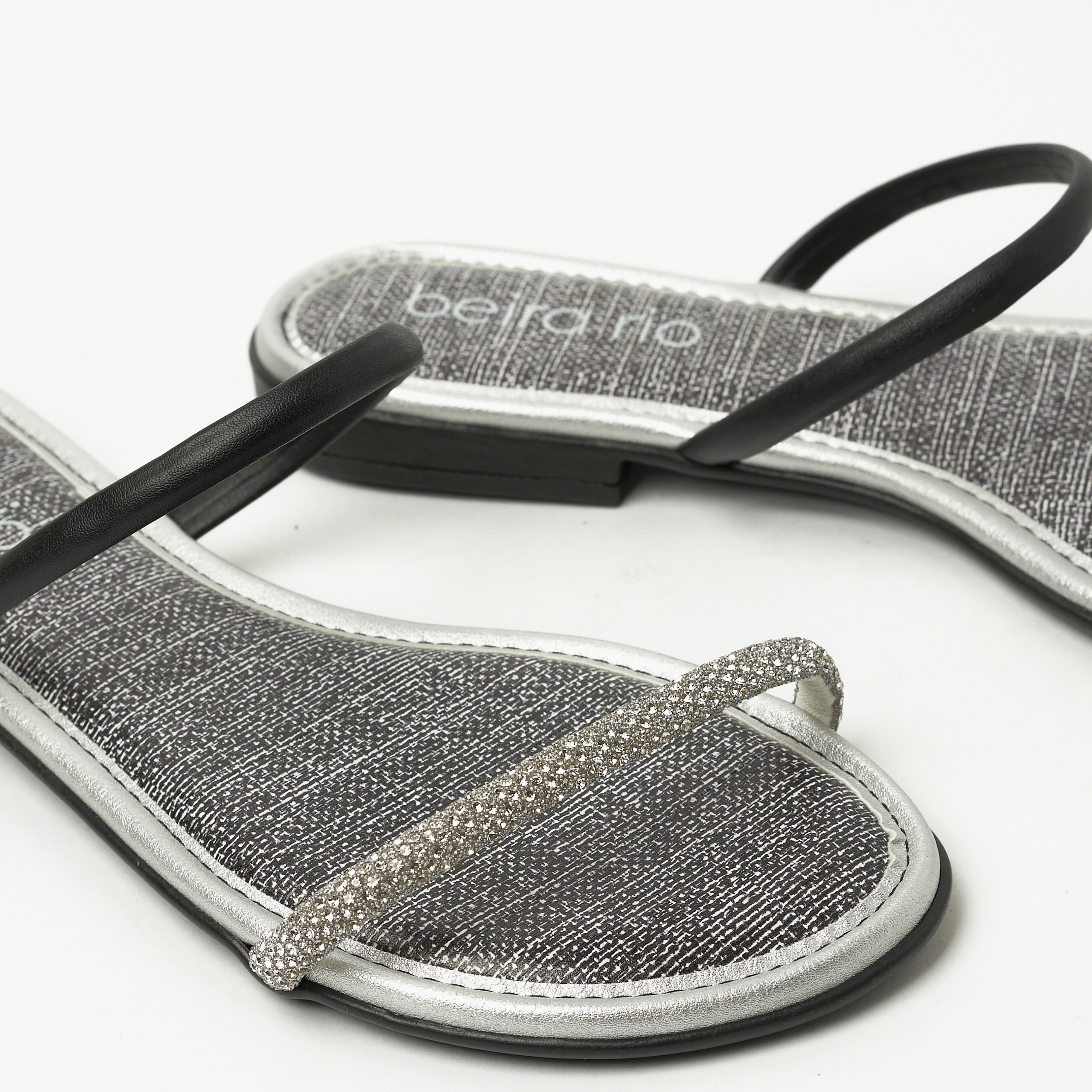 صندل نسائي شرائح مسطح مع لمسة من الكريستال من بيرا ريو | 8427-219-26421-women-shoes-sandals-flats-image-5