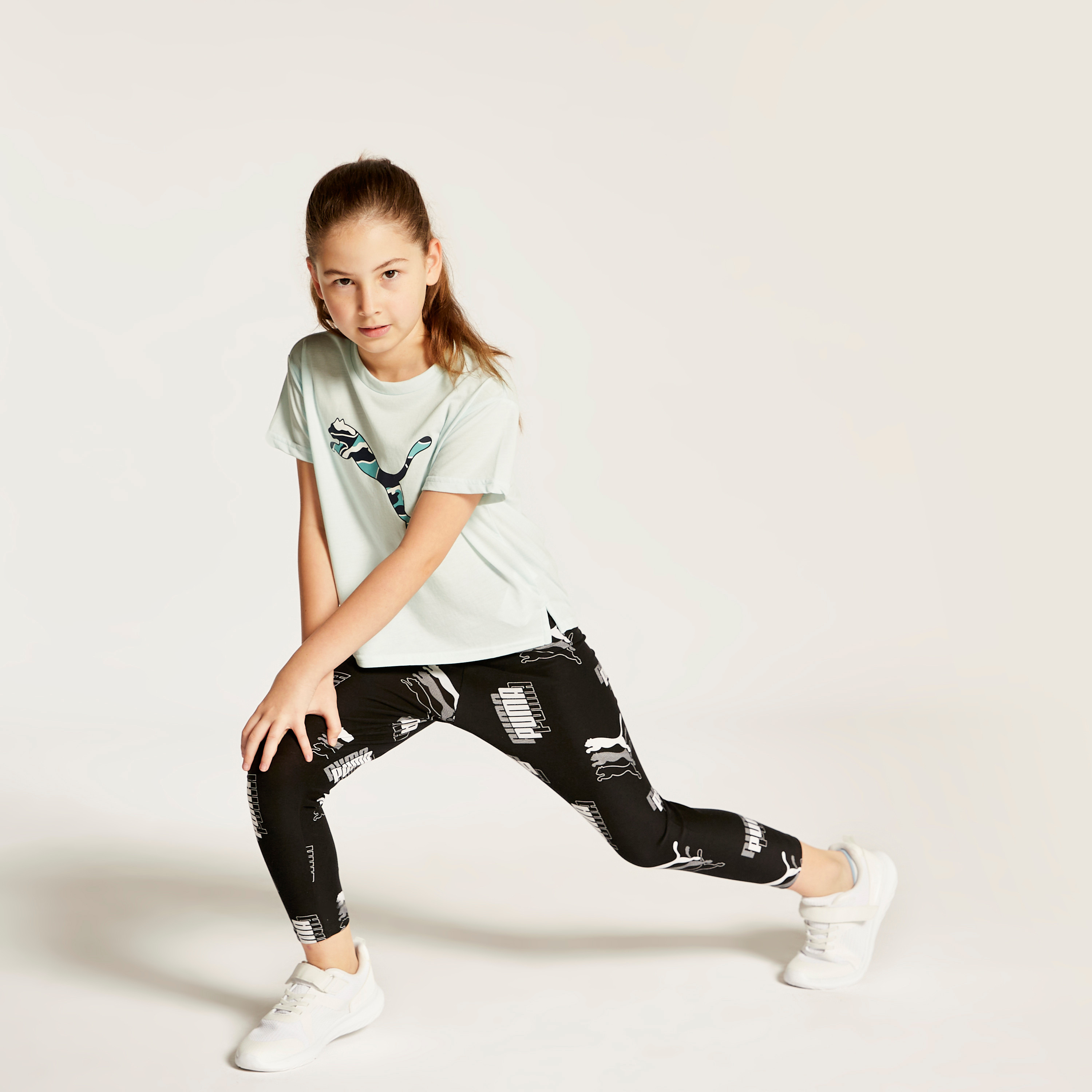 تيشيرت بياقة مستديرة وأكمام قصيرة وطبعات من بوما-girls-clothing-sportswear-sportsbra-image-1