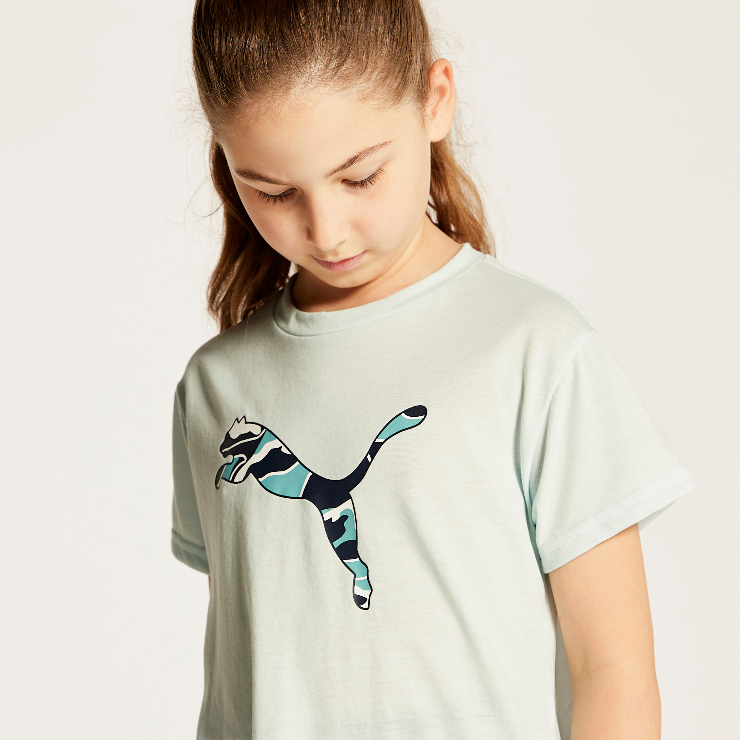 تيشيرت بياقة مستديرة وأكمام قصيرة وطبعات من بوما-girls-clothing-sportswear-sportsbra-image-3