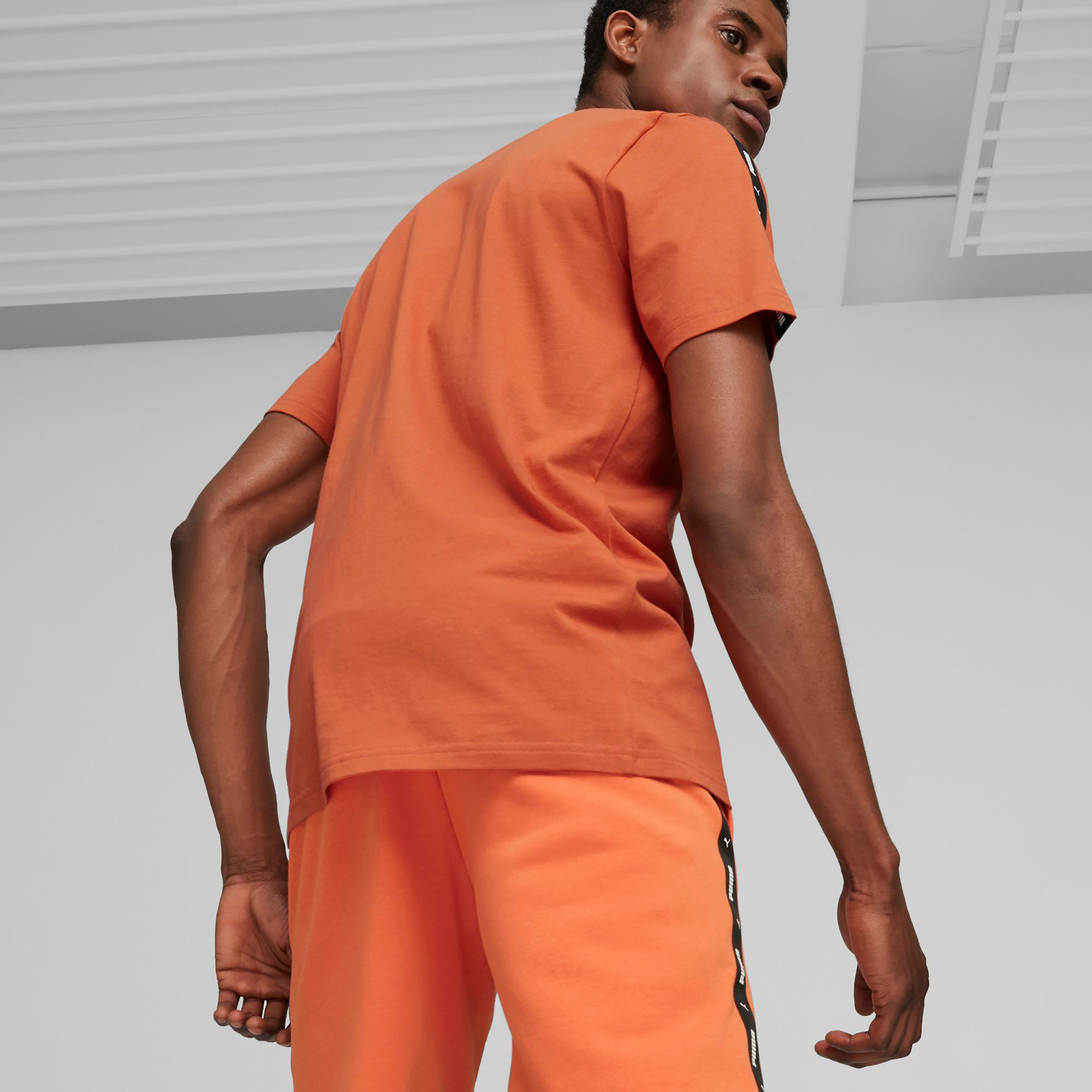 تي شيرت من بوما إسنشيال تيب للرجال 84738265-men-clothing-sportswearandactivewear-tshirtsandpolos-image-9