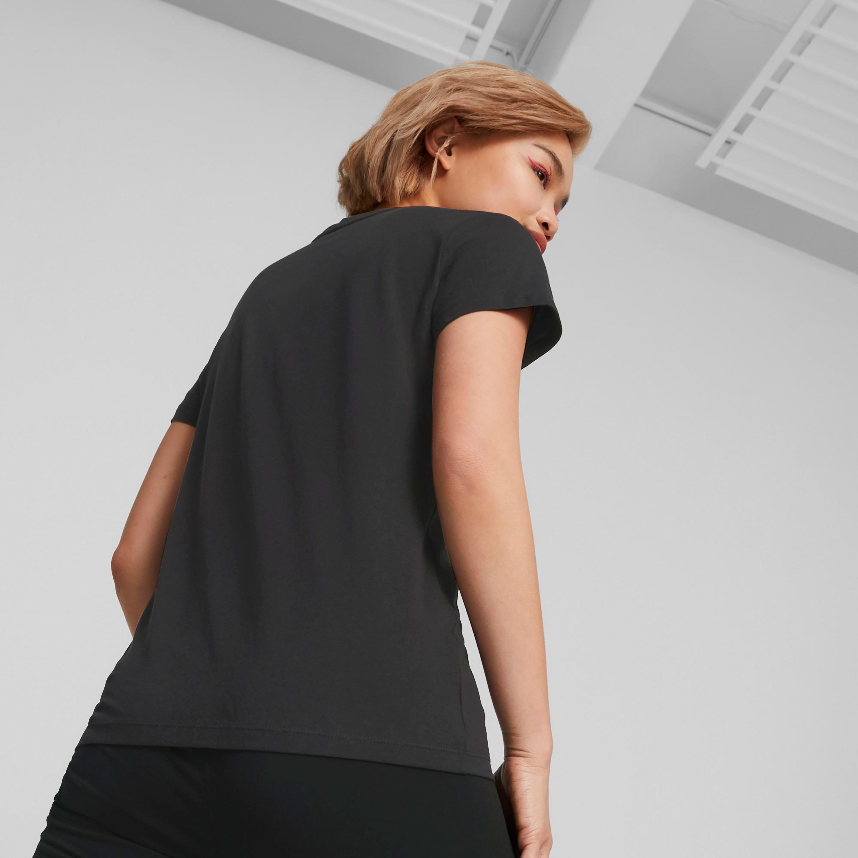 تيشيرت إي اس اس+ للسيدات شعار ميتاليك من بوما 84830351 | OE-sports-women-clothing-tshirtsandvests-image-5
