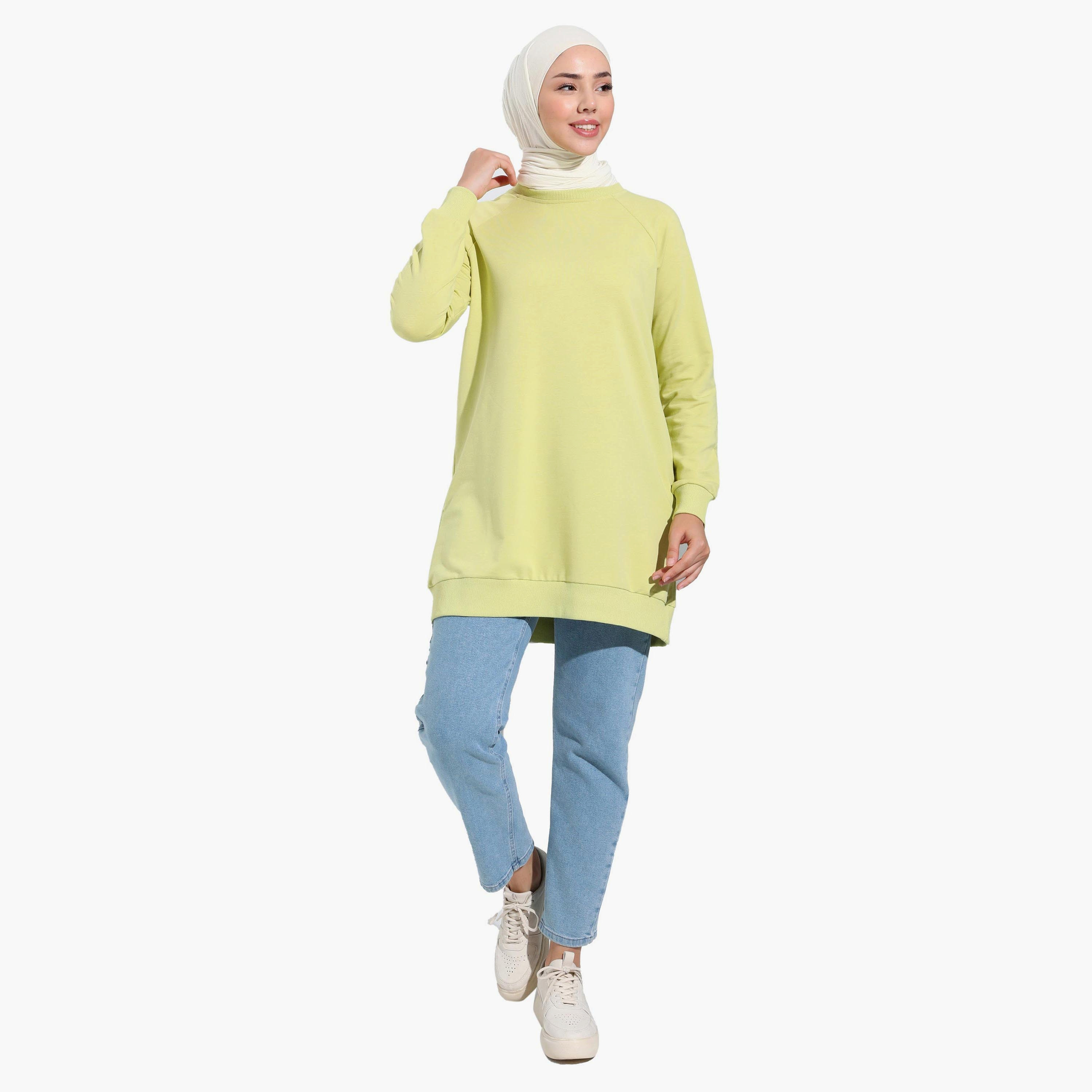 سترة سويت شيرت طويلة سادة بياقة دائرية من مودانيسا-women-clothing-hoodiesandsweatshirts-hoodies-image-2