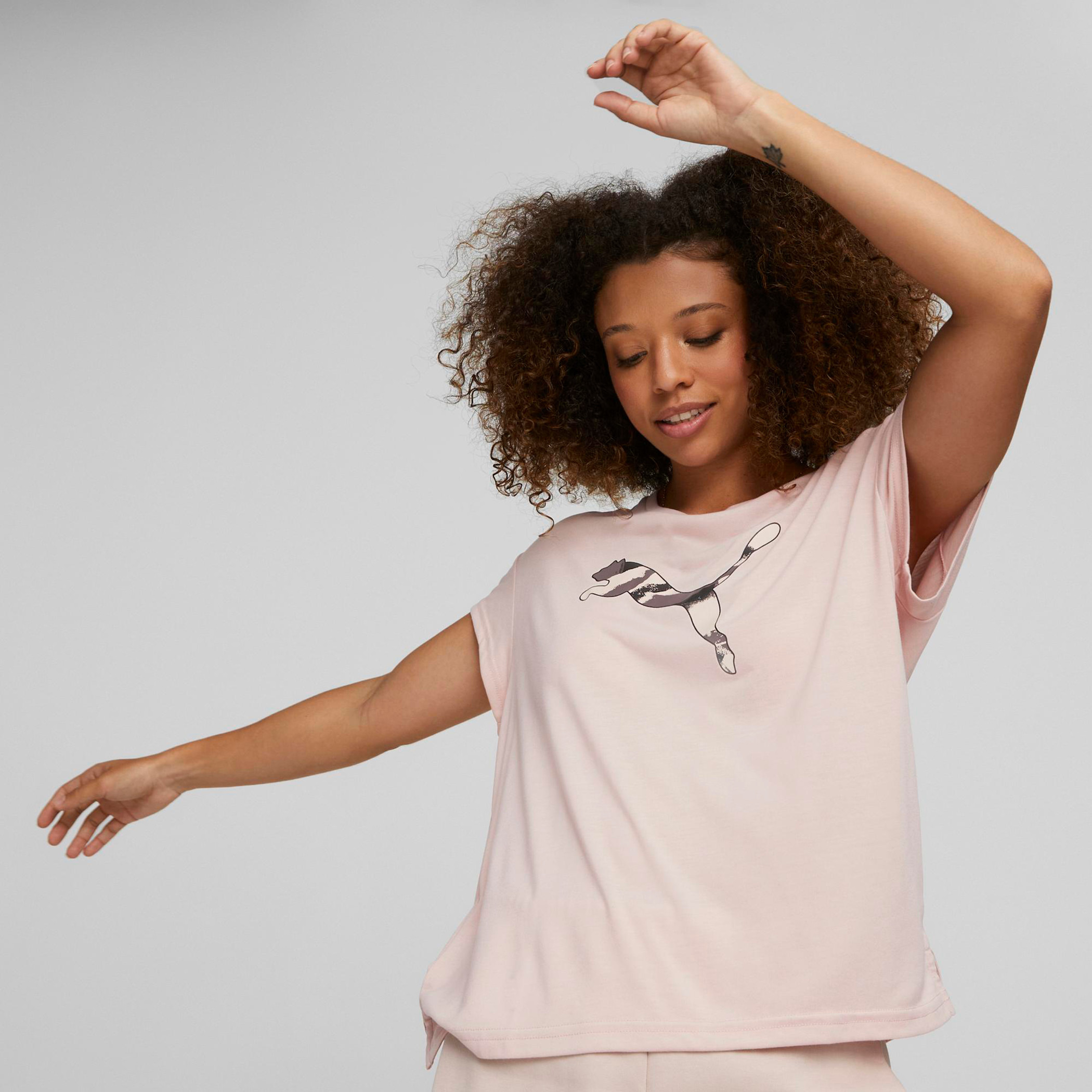 تيشيرت نسائي بشعار من بوما مودرن سبورتس-sports-women-clothing-tshirtsandvests-image-15