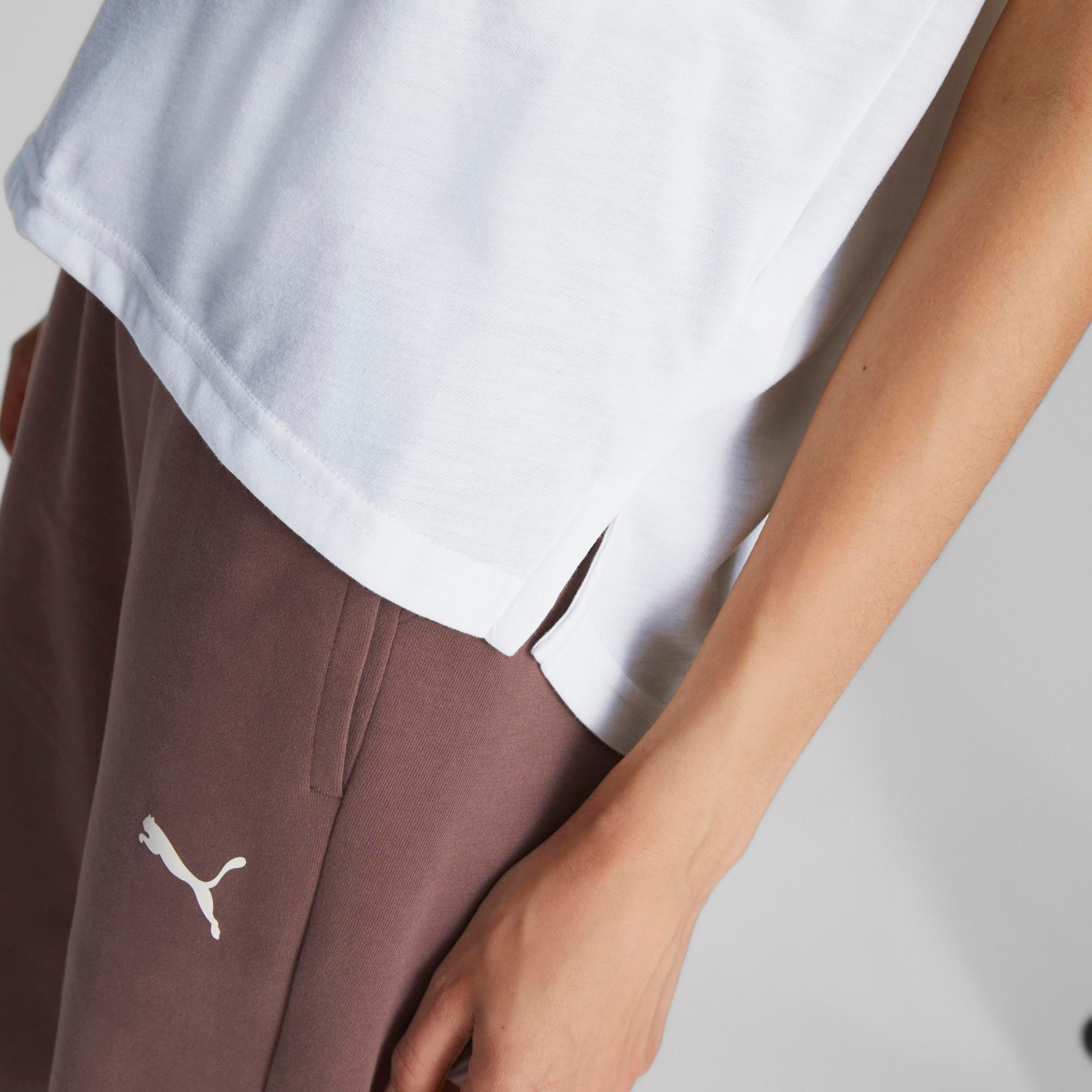 تيشيرت نسائي بشعار من بوما مودرن سبورتس-sports-women-clothing-tshirtsandvests-image-14