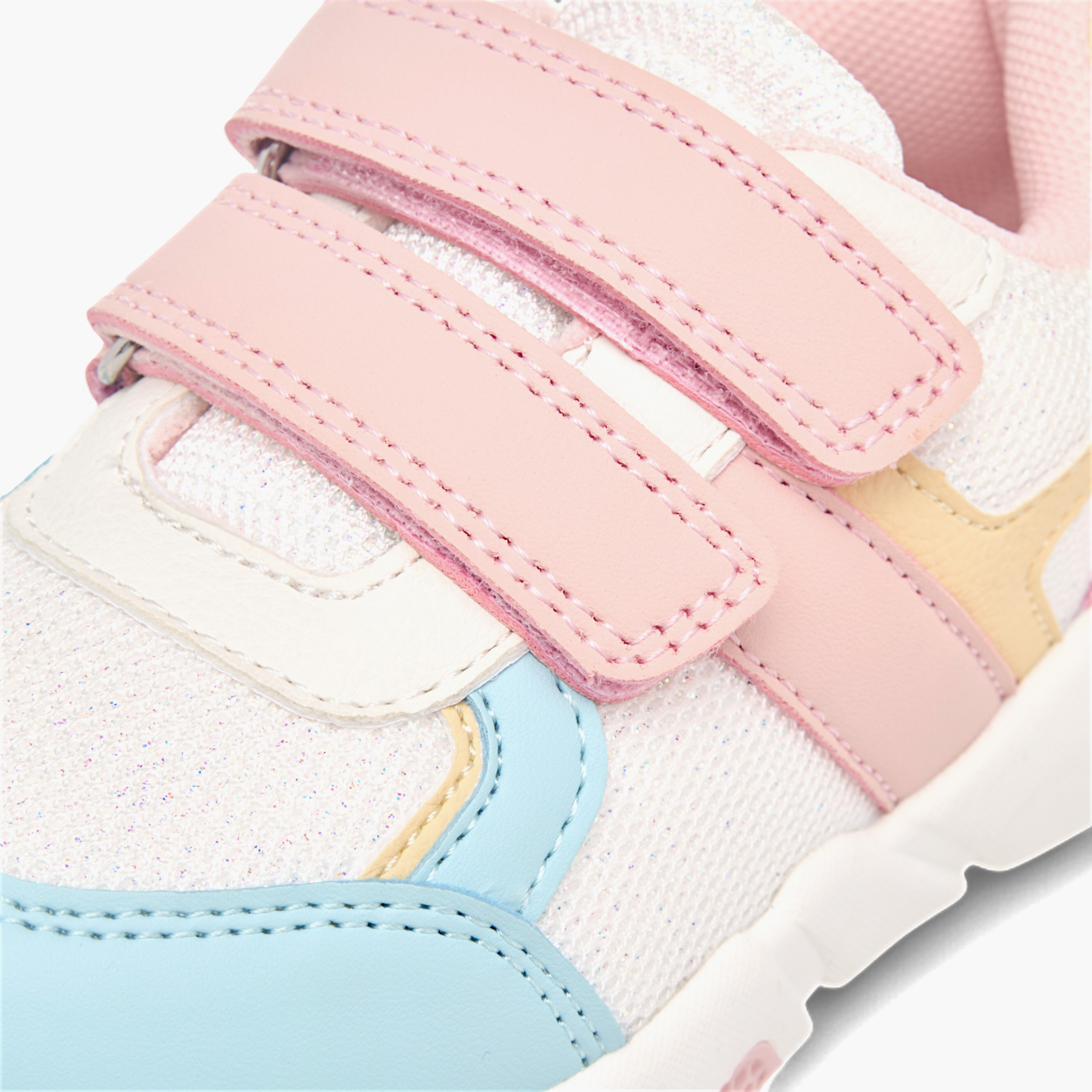 حذاء سنيكرز بطول الكاحل وشريط لاصق من بيرفيت-girls-shoes-sneakers-image-4