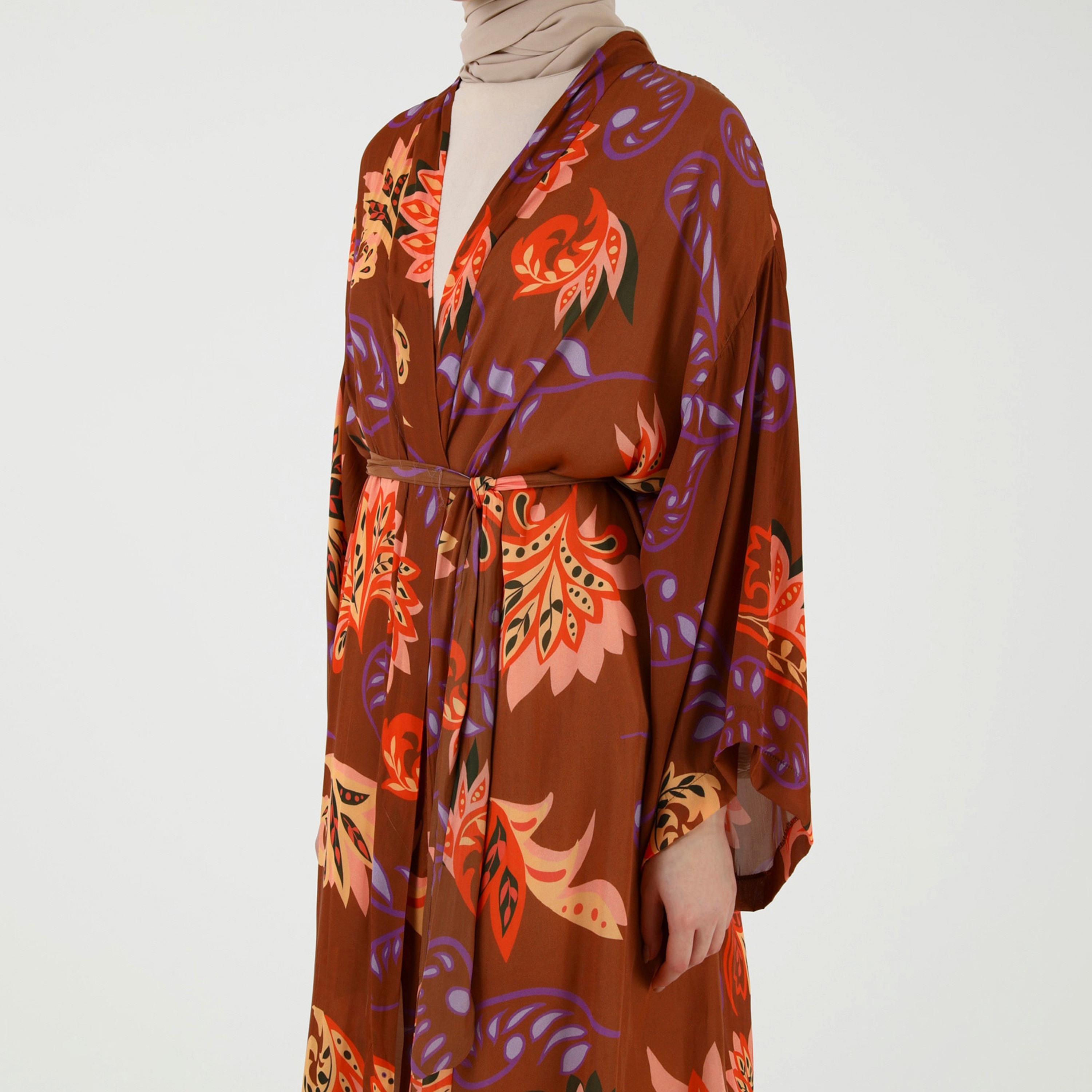 كيمونو مطبوعة بياقة شال وحزام ربطة من مودانيسا-women-clothing-shirtsandblouses-blouses-image-4