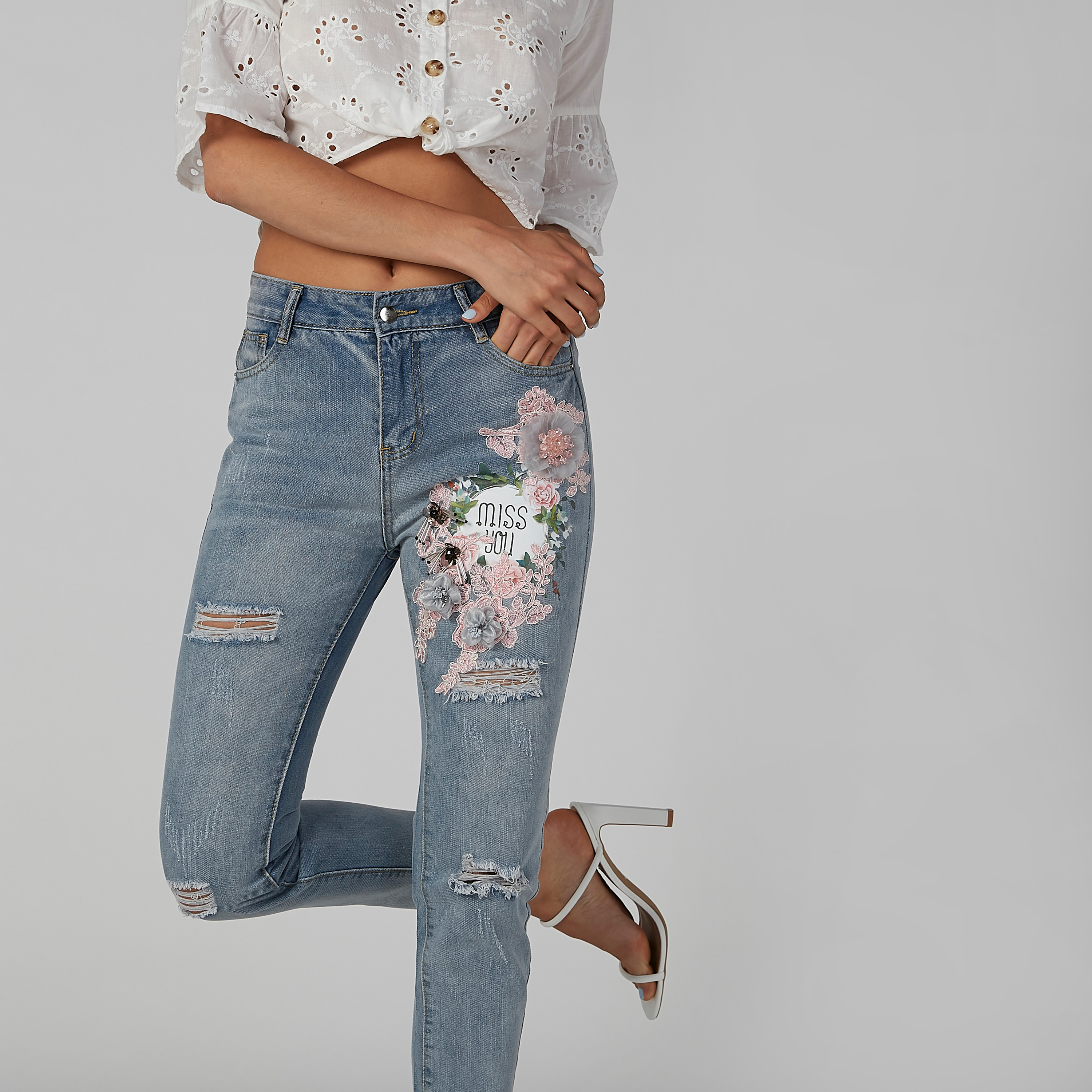 Embroidered jeans new on sale look