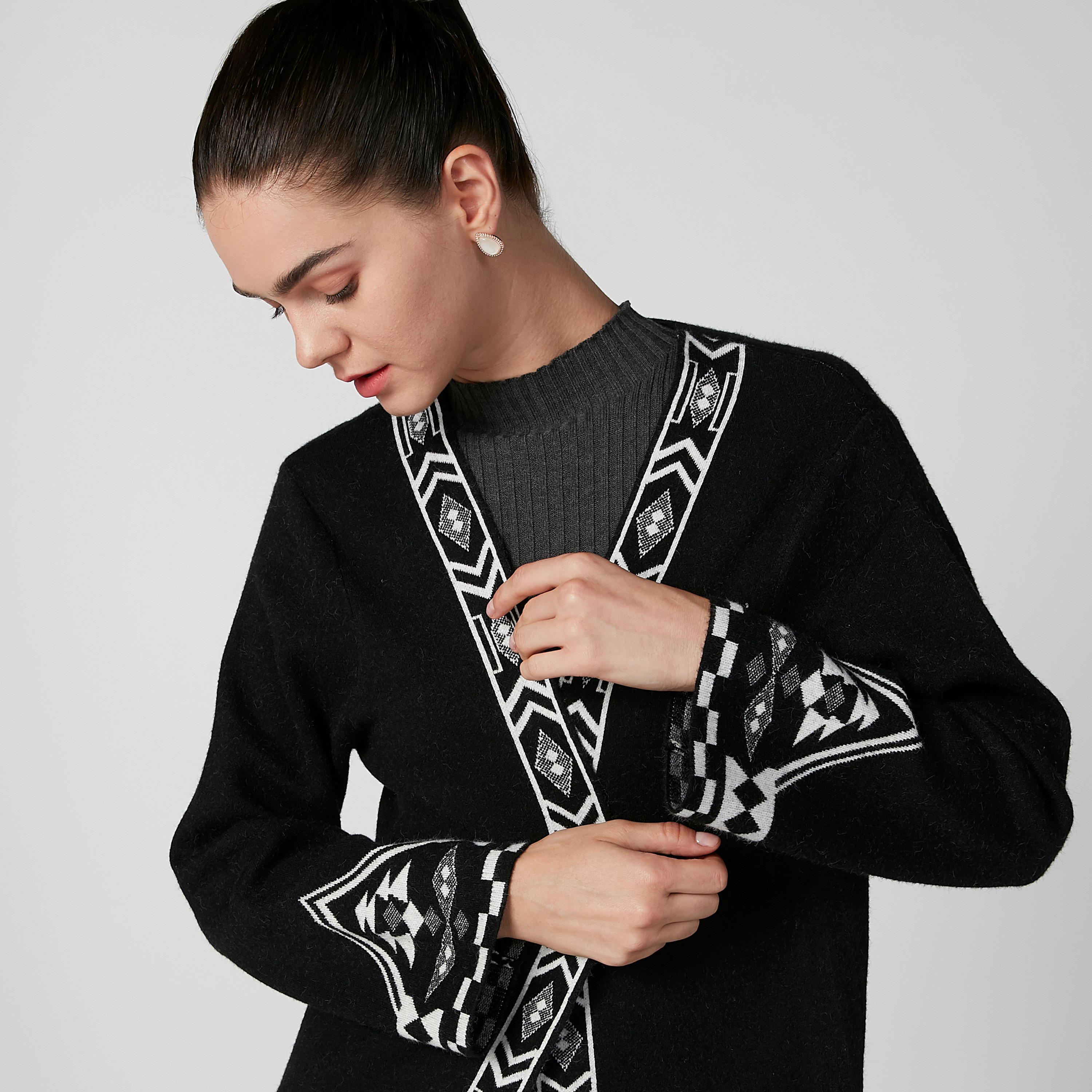 سترة بأكمام طويلة وطبعات-women-winterwear-cardigansandjumpers-cardigans-image-3
