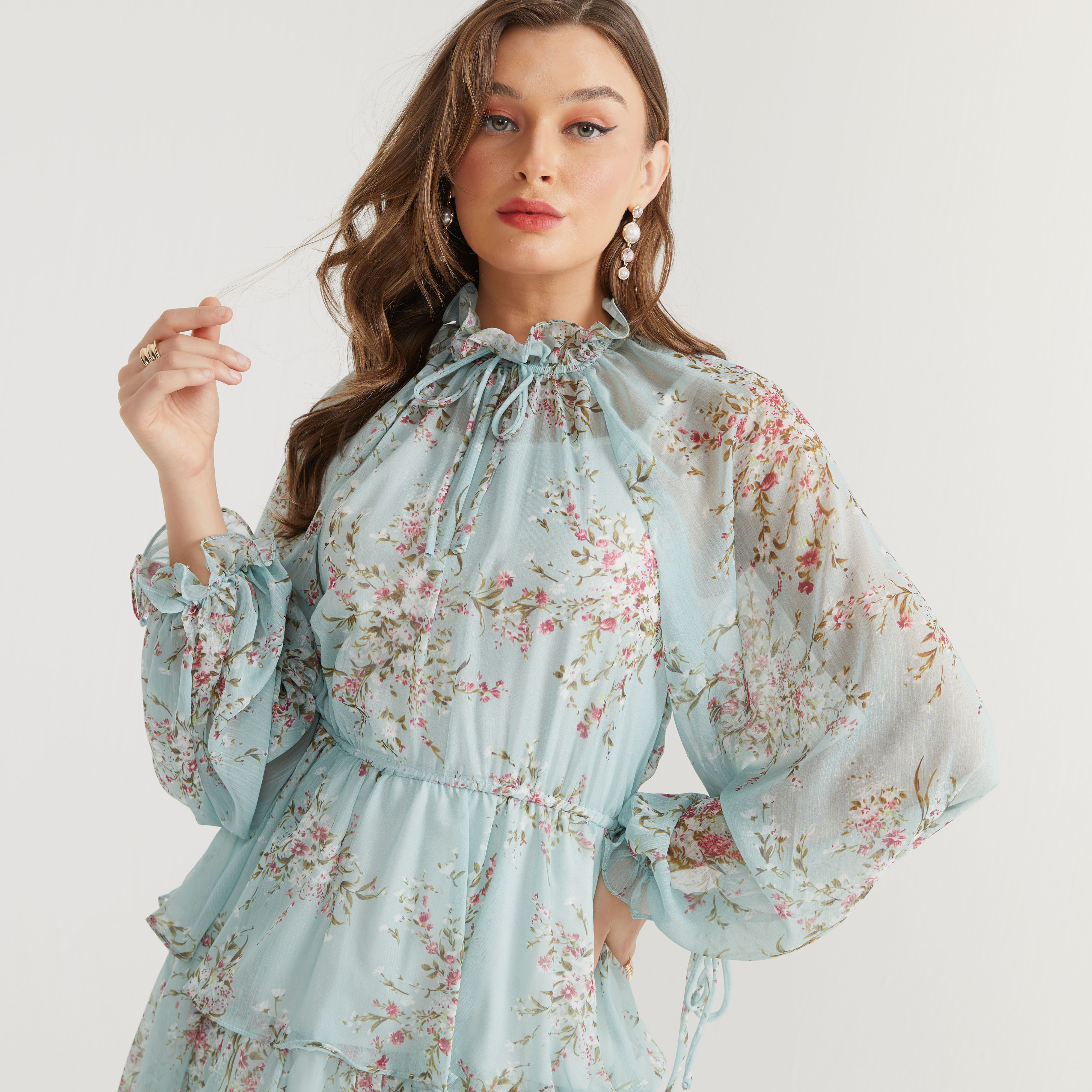 فستان متعدد الطبقات بطبعات أزهار وأكمام بيشوب ورباط من تو إكستريمز-women-clothing-dresses-image-6