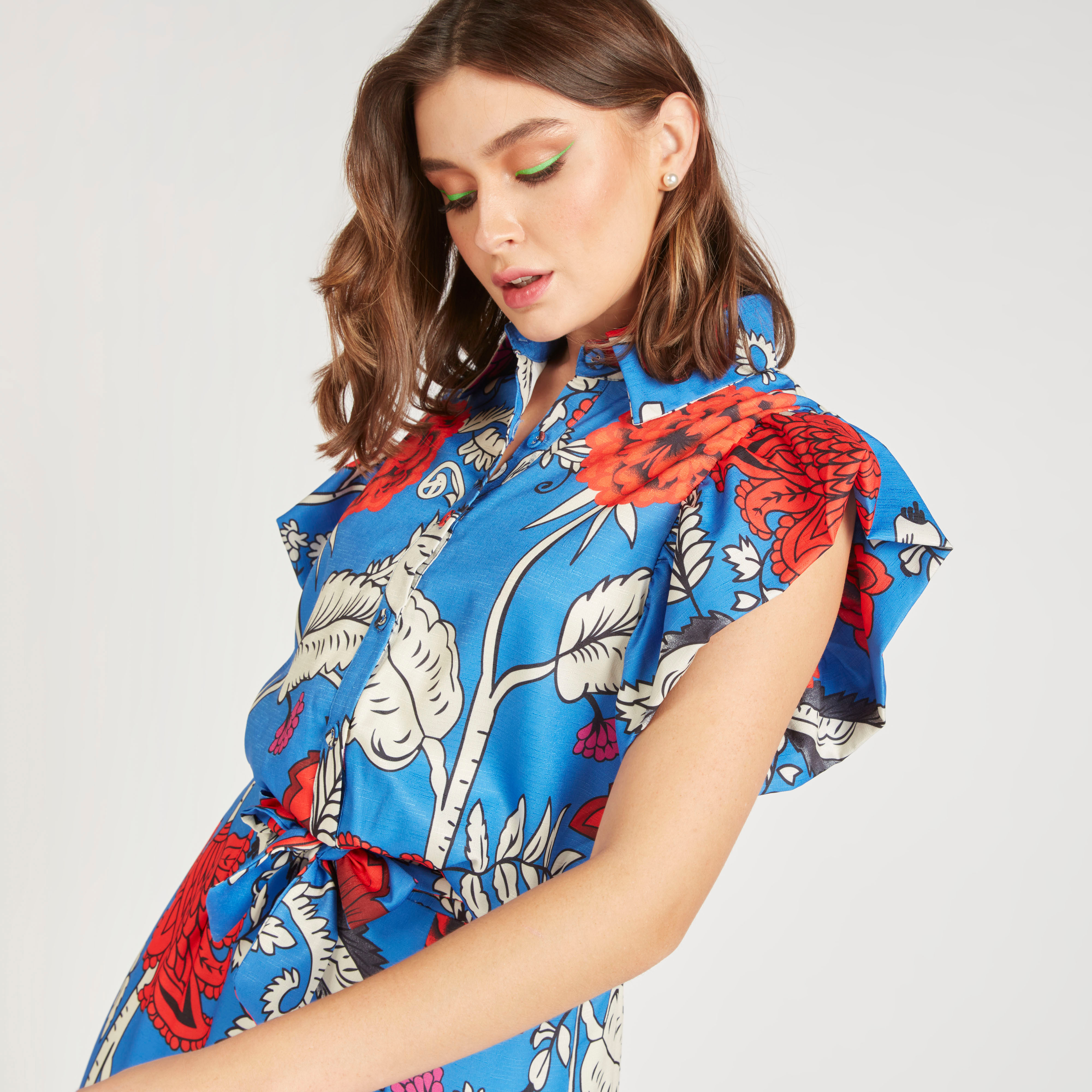 قميص بأكمام كشكش قصيرة وطبعات زهرية-women-clothing-shirtsandblouses-shirts-image-3