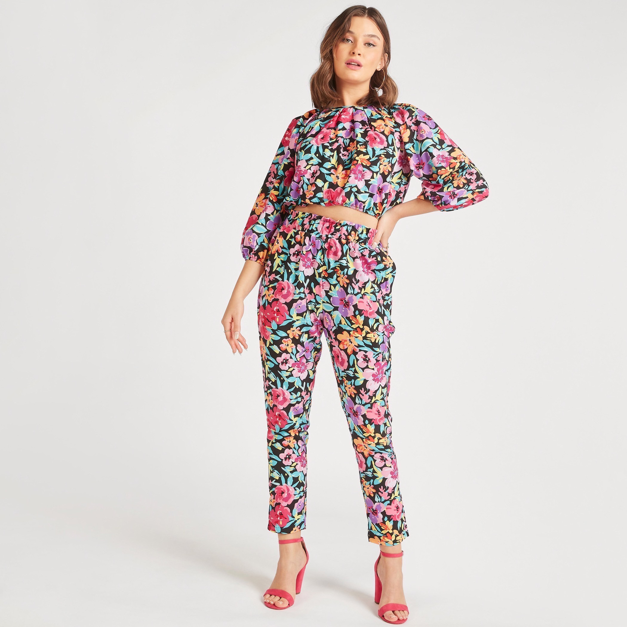 بنطلون متوسط الارتفاع بجيوب وحزام مطاطي من توإكستريمز-women-clothing-trousers-image-2