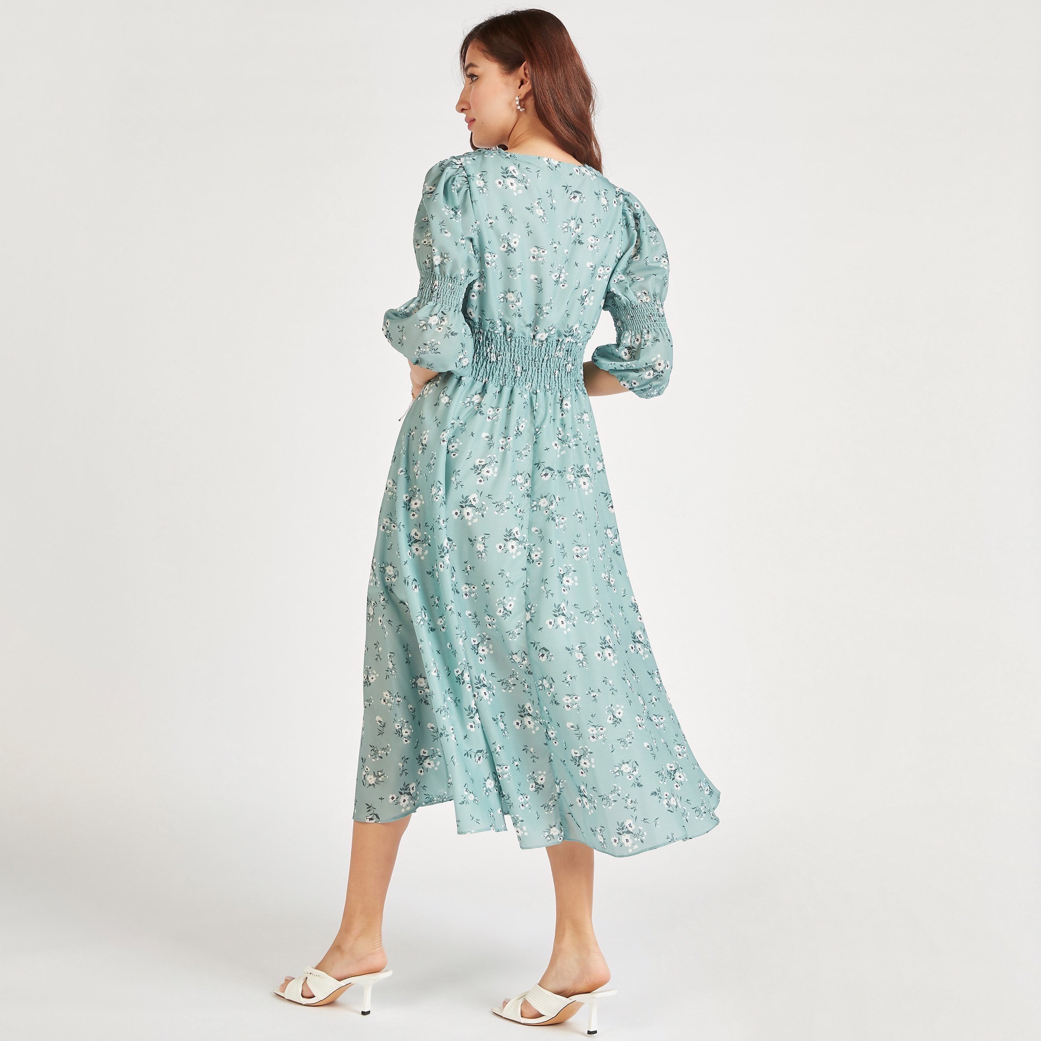 فستان ميدي متعدّد الطبقات بياقة V وأكمام 3/4 وطبعات أزهار من توإكستريمز-women-clothing-dresses-image-4