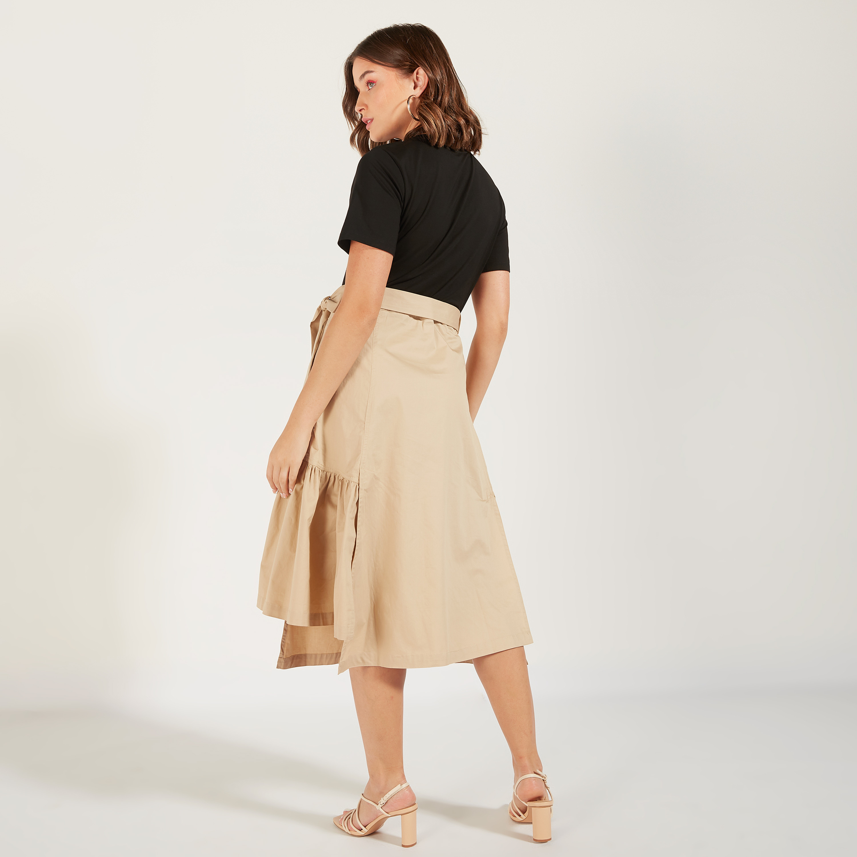 فستان سادة بأطراف غير مستوية وأربطة وكسّرات-women-clothing-dresses-image-4
