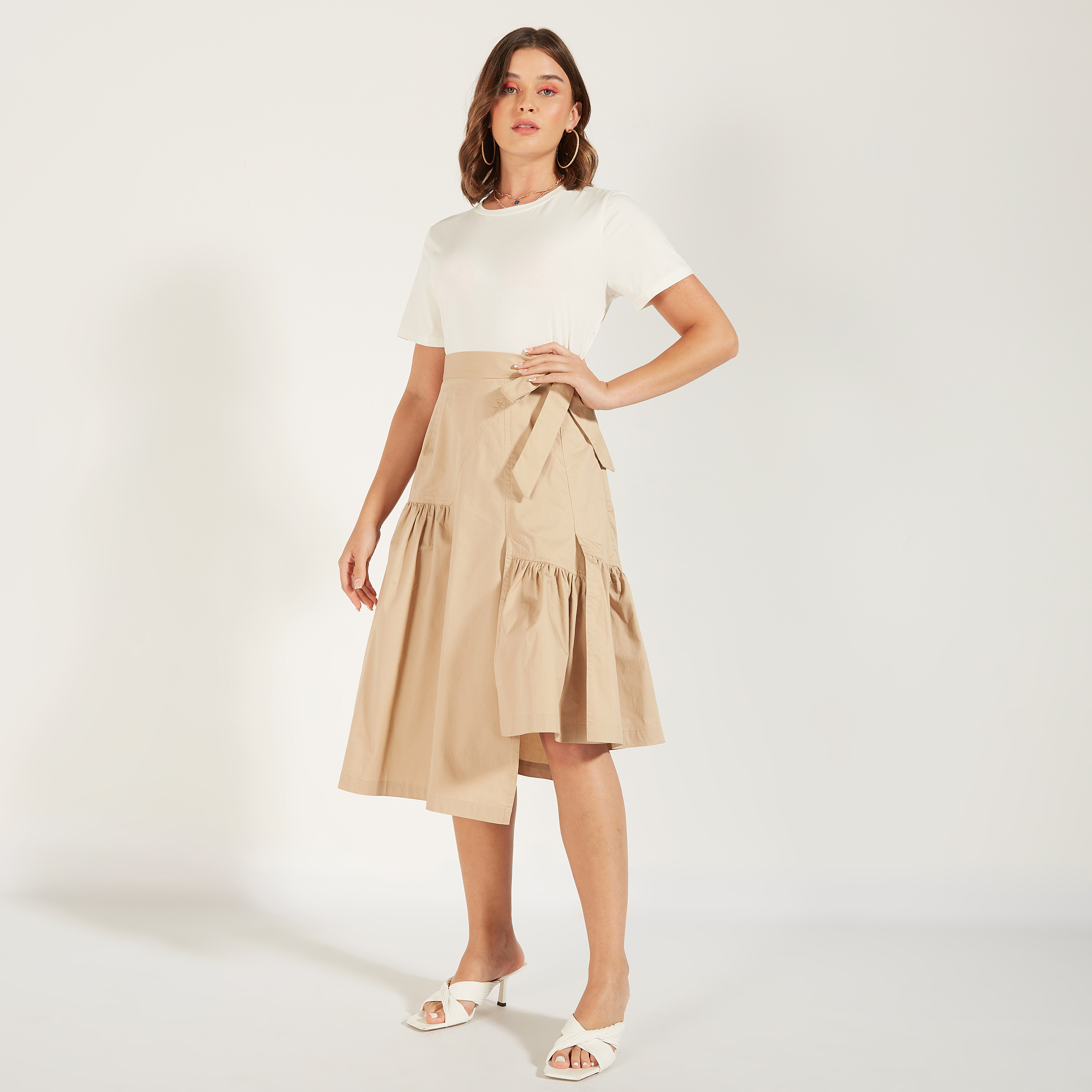 فستان سادة بأطراف غير مستوية وأربطة وكسّرات-women-clothing-dresses-image-7