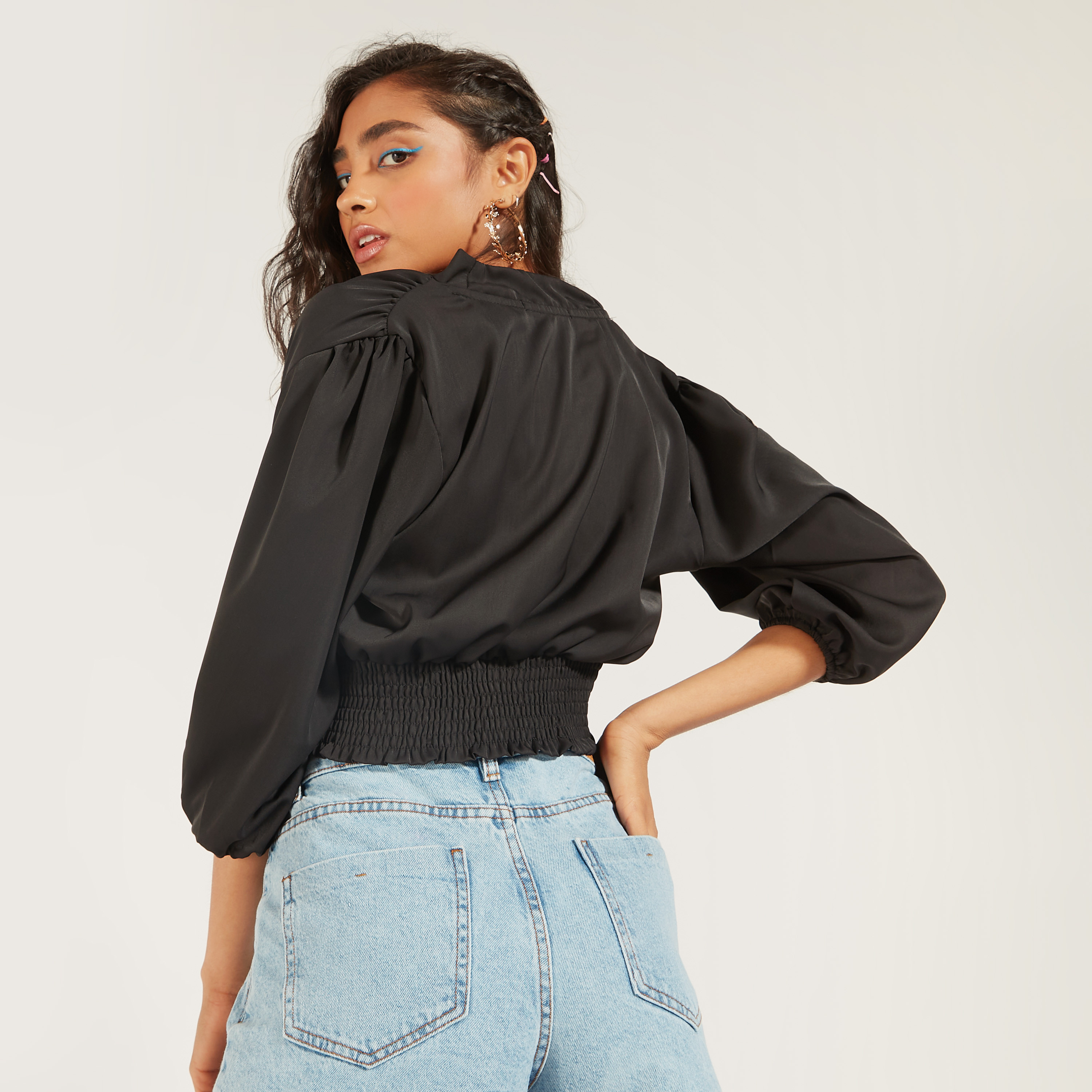 بلوزة سادة بياقة v وأكمام 3/4 وزر إغلاق توإكستريمز-women-clothing-shirtsandblouses-blouses-image-13