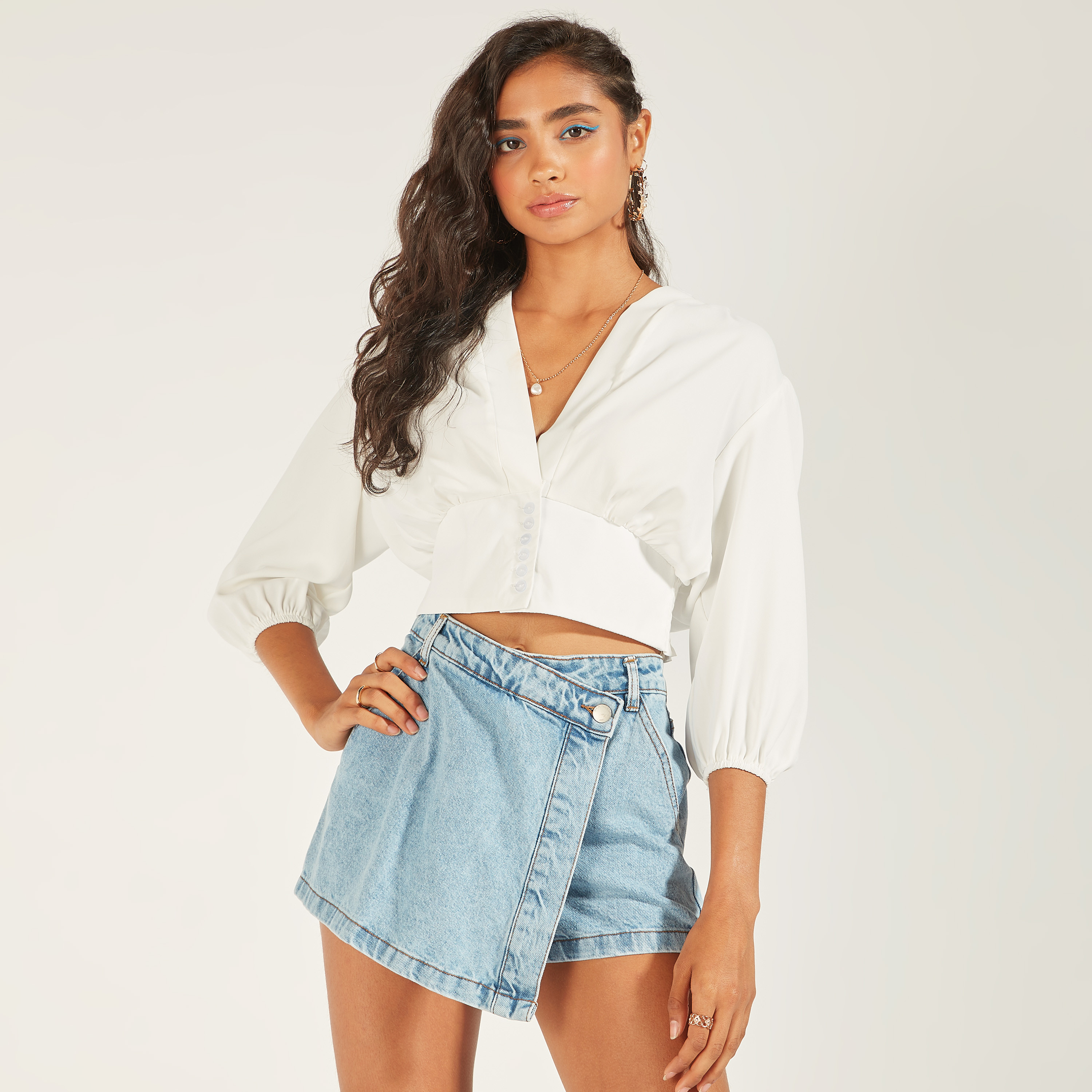بلوزة سادة بياقة v وأكمام 3/4 وزر إغلاق توإكستريمز-women-clothing-shirtsandblouses-blouses-image-1