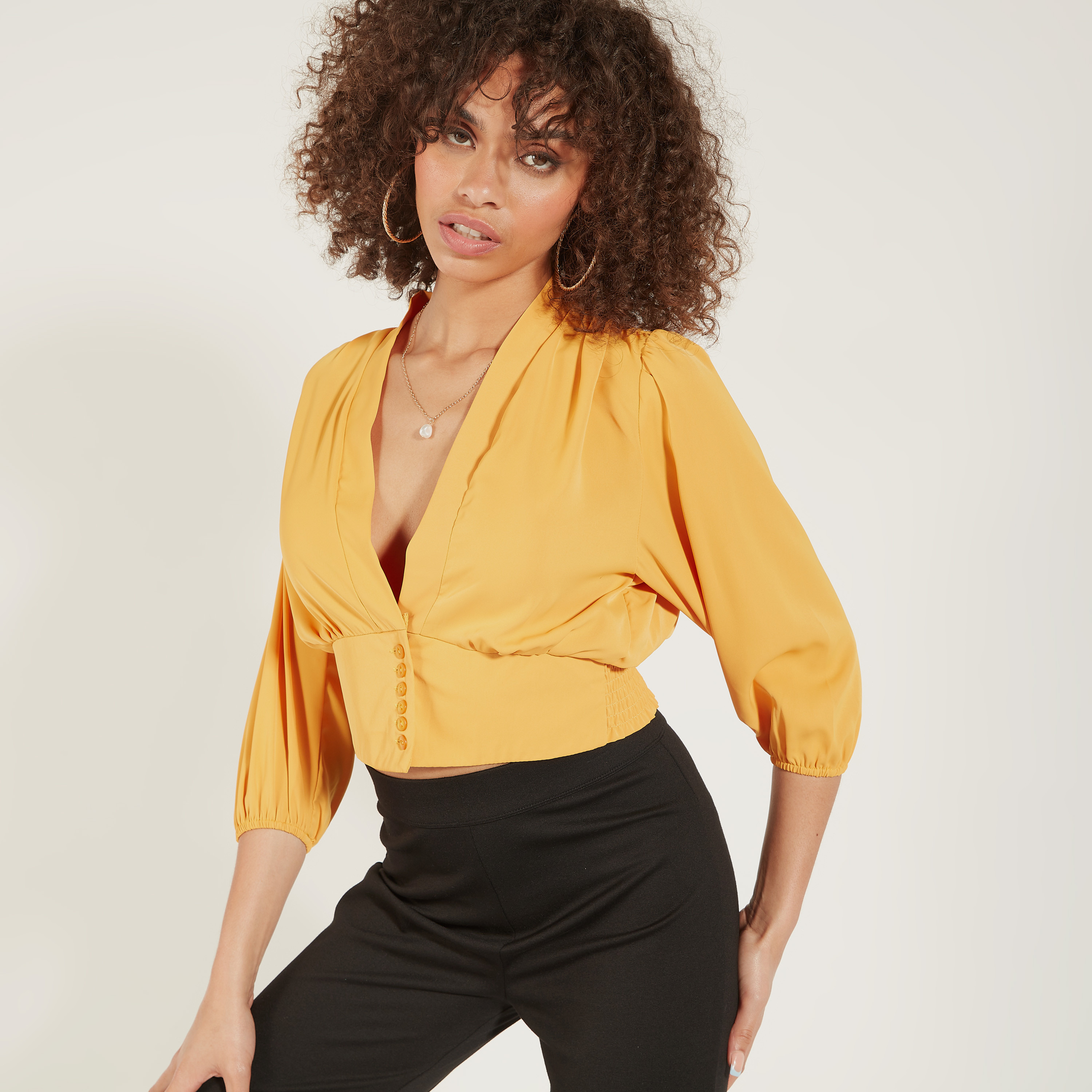 بلوزة سادة بياقة v وأكمام 3/4 وزر إغلاق توإكستريمز-women-clothing-shirtsandblouses-blouses-image-16