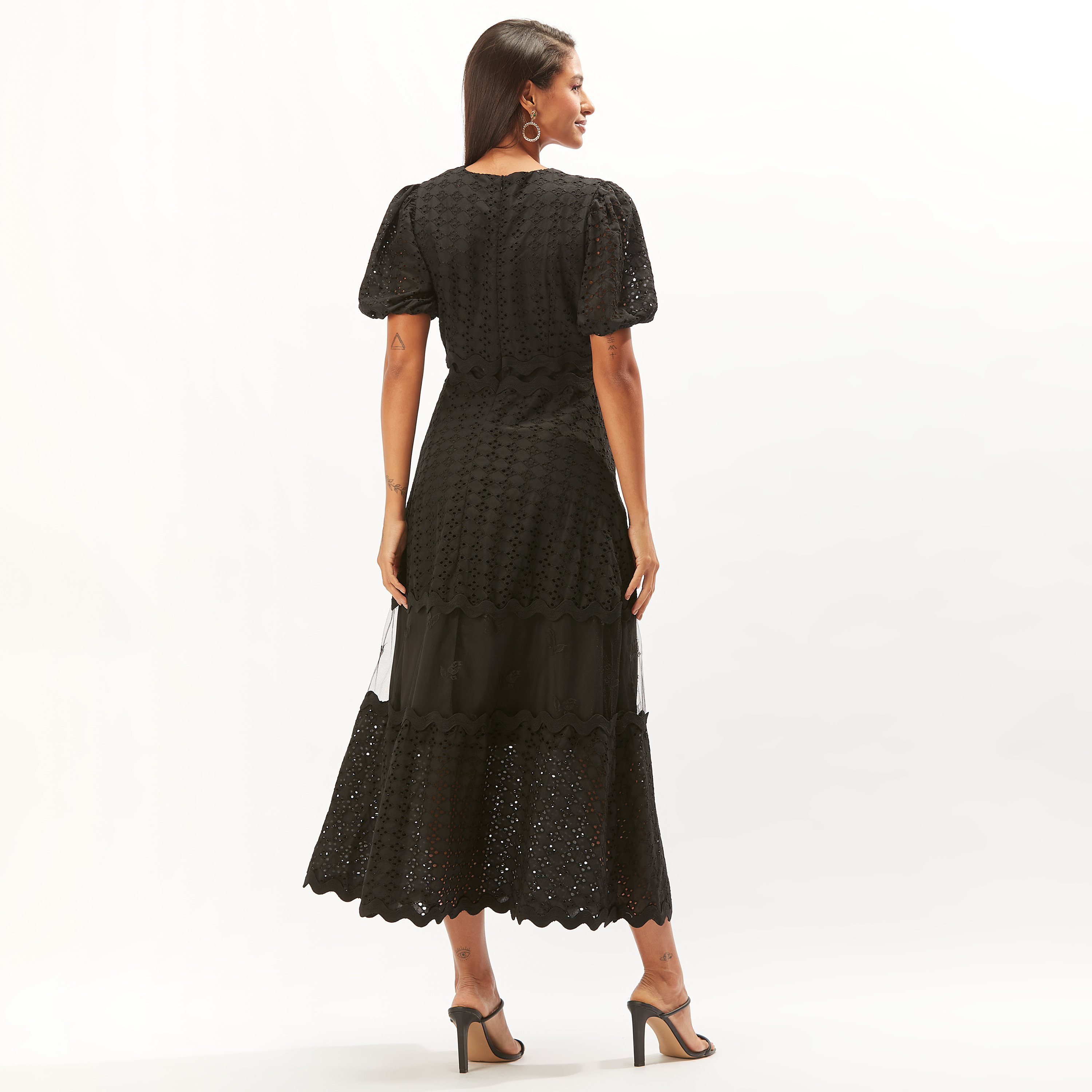 فستان طويل شيفلي بارز الملمس متعدد الطبقات بخصر مرن من توإكستريمز-women-clothing-dresses-image-4