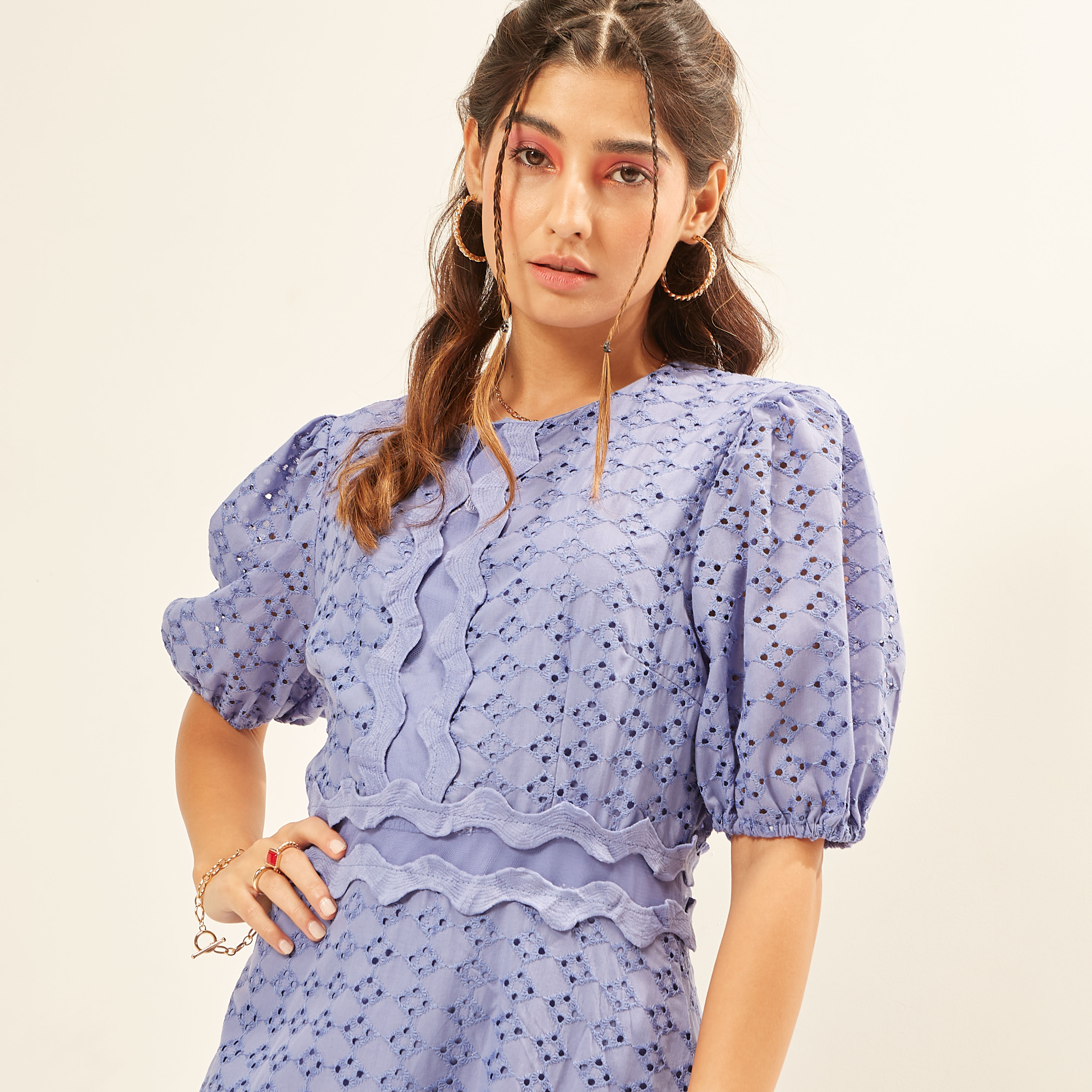 فستان طويل شيفلي بارز الملمس متعدد الطبقات بخصر مرن من توإكستريمز-women-clothing-dresses-image-9