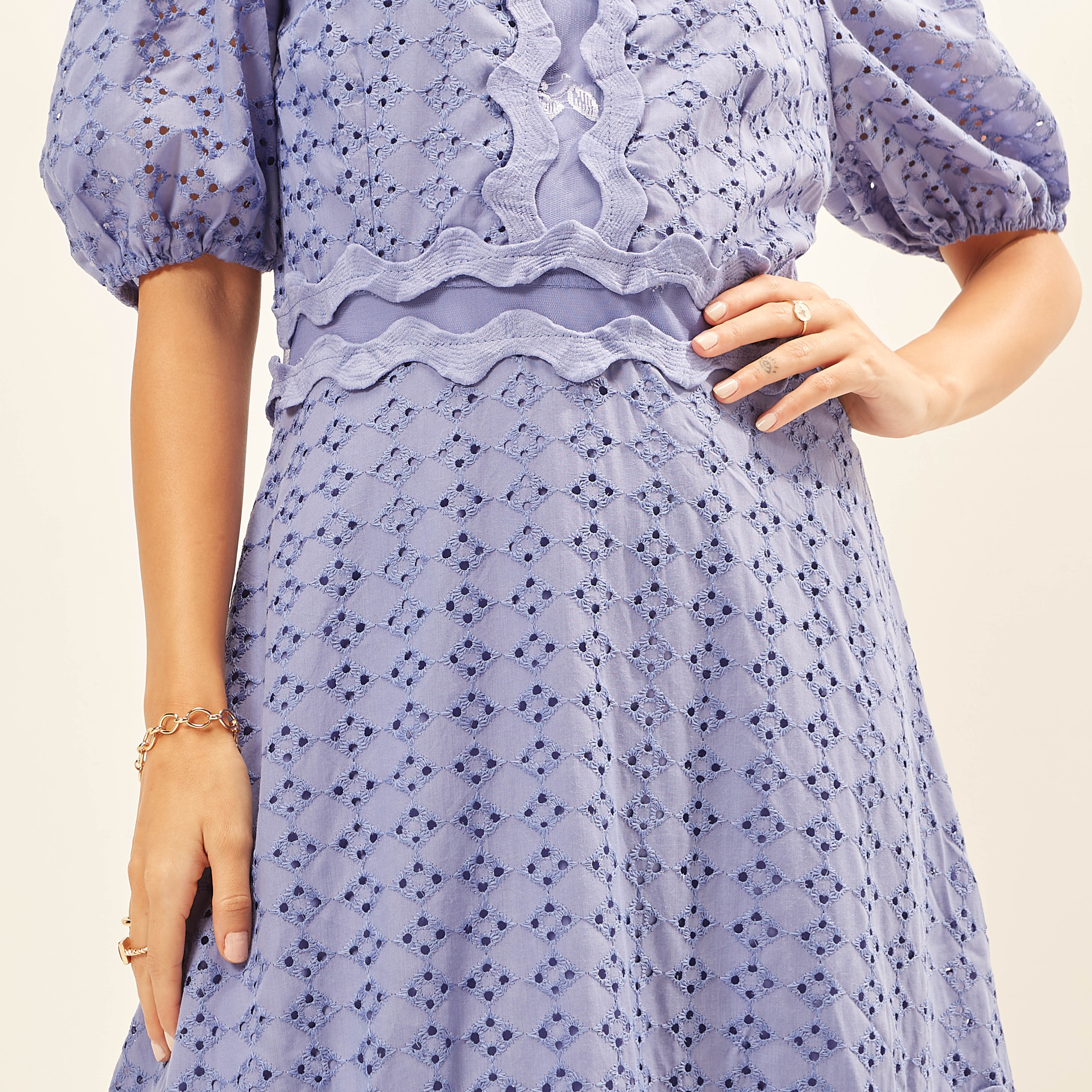 فستان طويل شيفلي بارز الملمس متعدد الطبقات بخصر مرن من توإكستريمز-women-clothing-dresses-image-12
