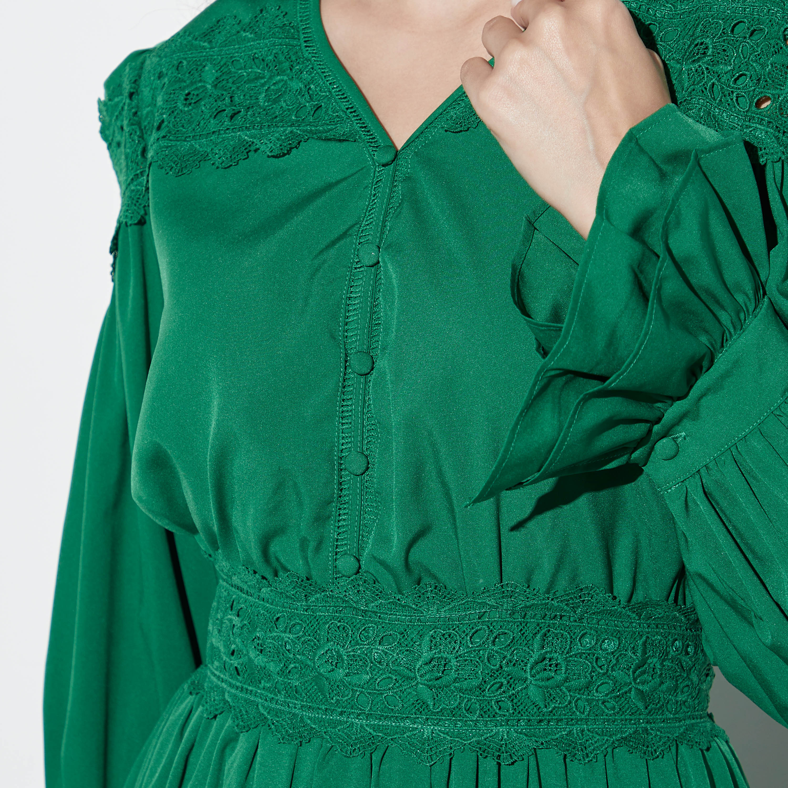 فستان ميدي متعدد الطبقات بأكمام طويلة وياقة V وتفاصيل دانتيل من تو إكستريمز-women-clothing-dresses-image-4