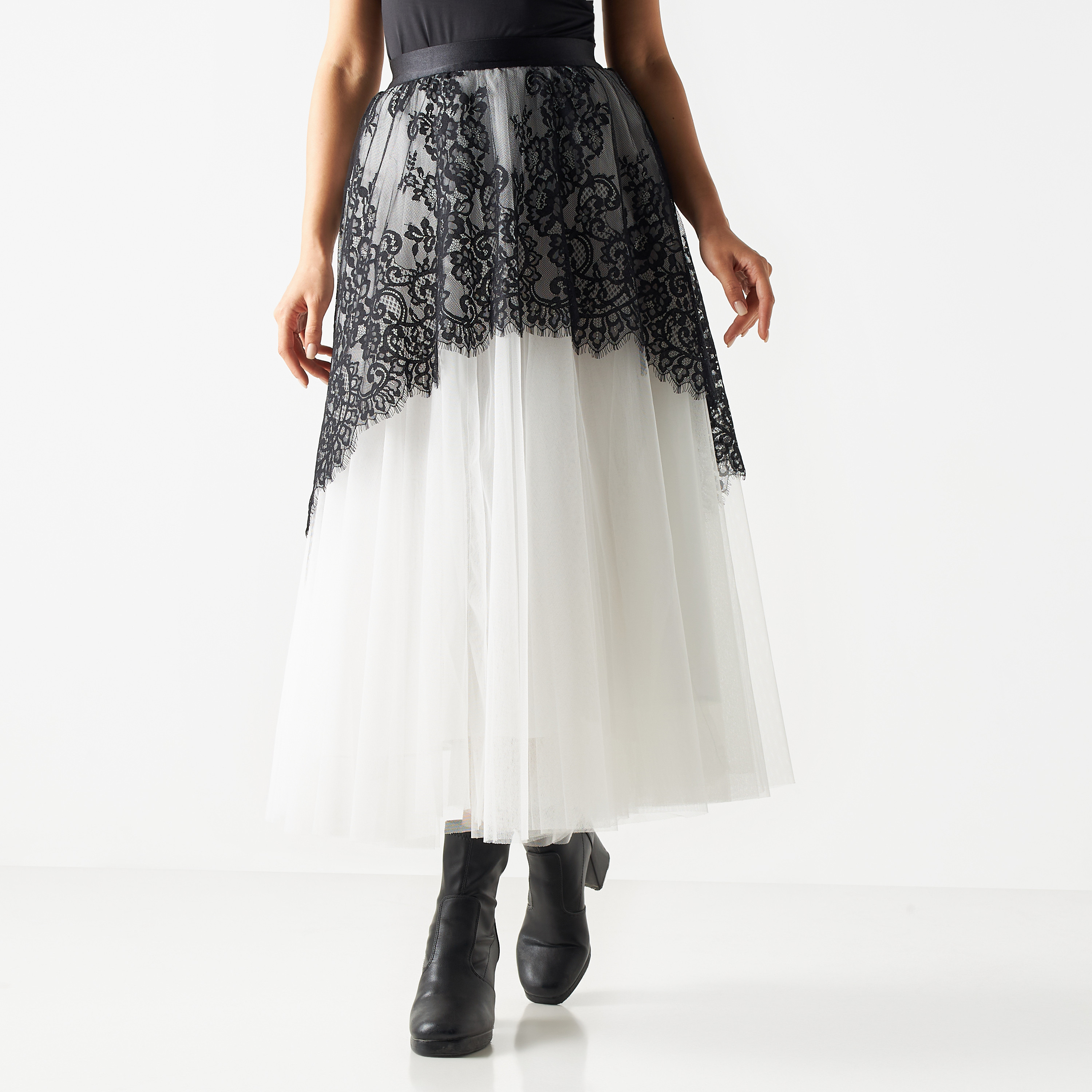 Mesh line outlet skirt