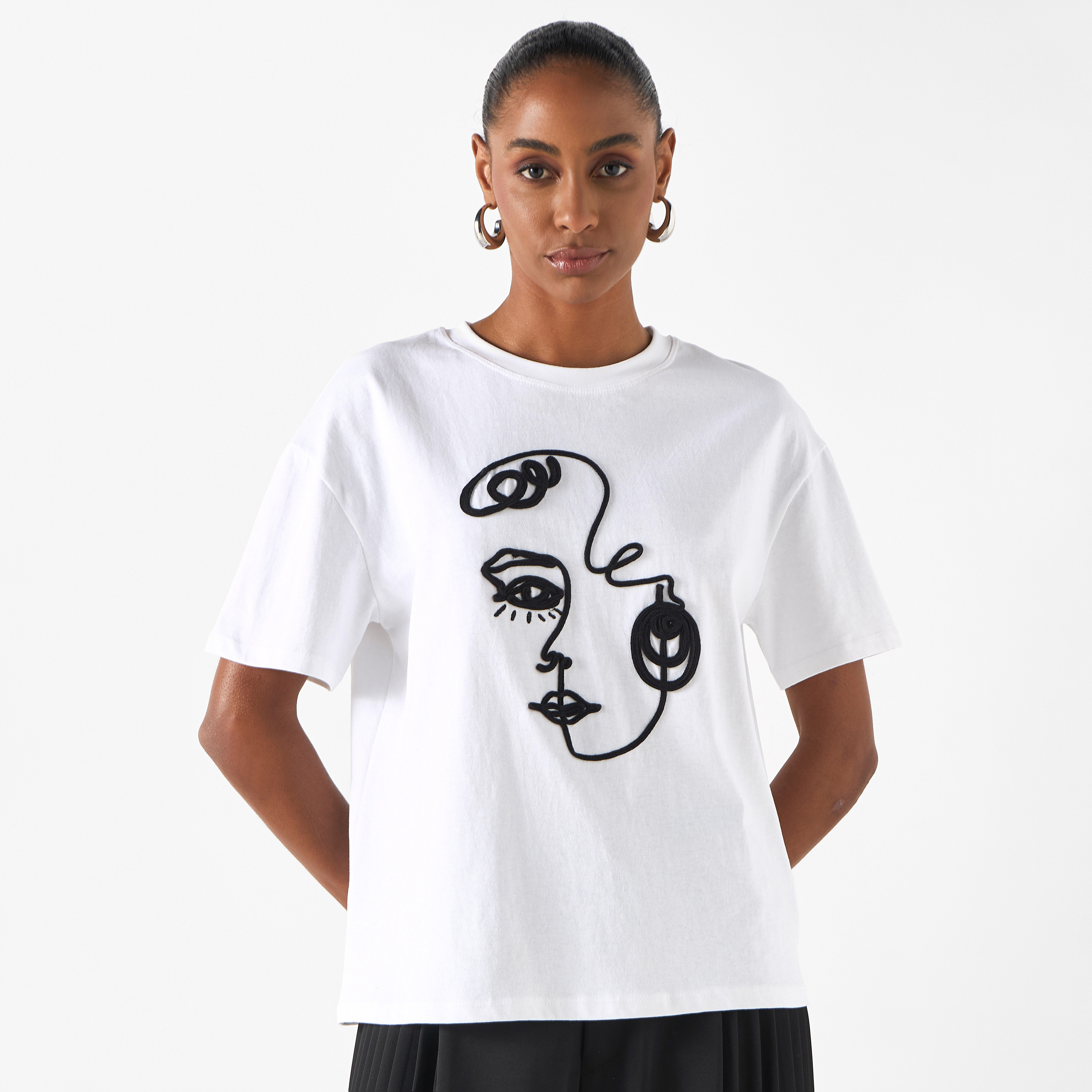 ★AEAE★ APPLIQUE LOGO TEE WHITE AE45SWTS022WHT 에이이에이이 아플리케 로고 티 화이트 | AEAE | KREAM
