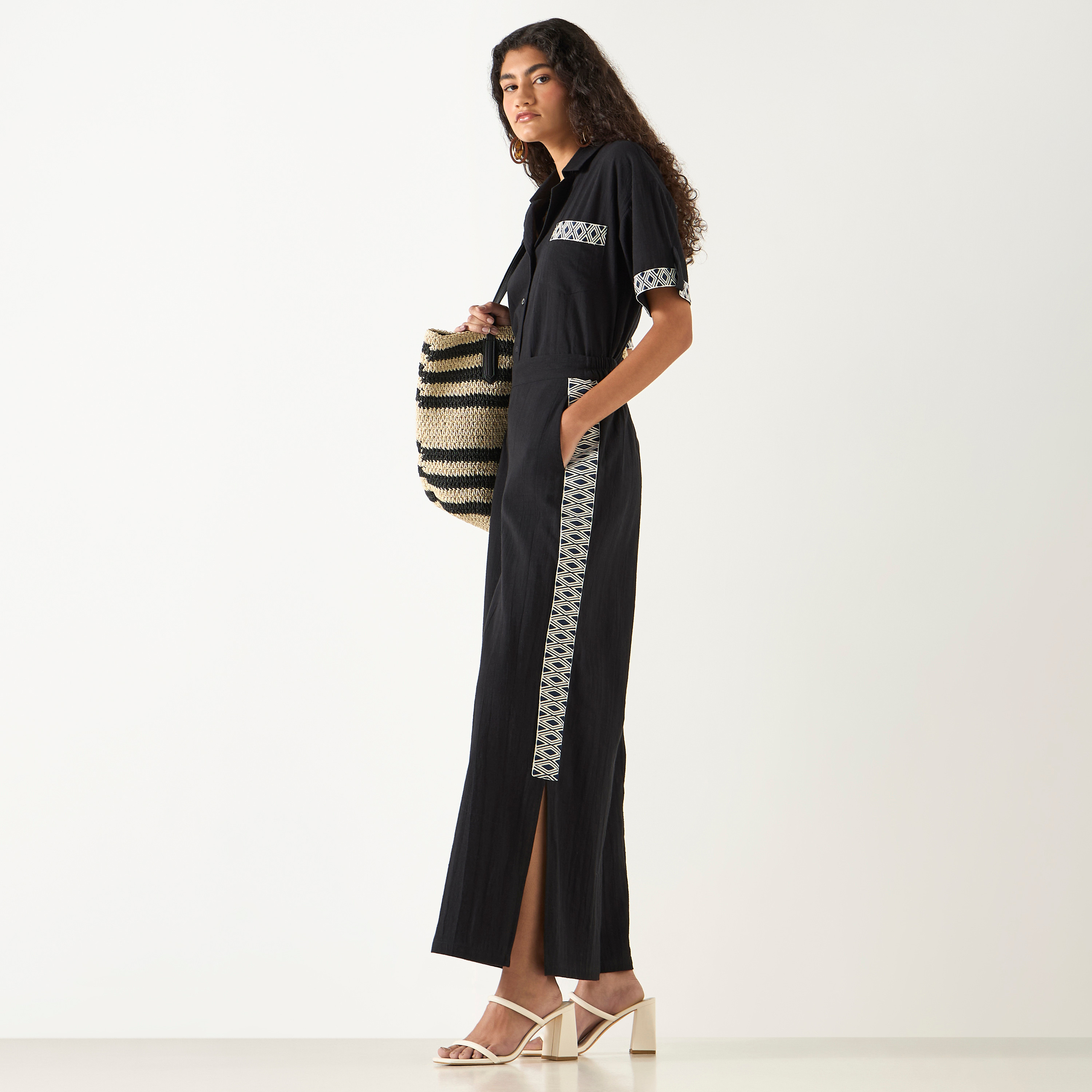 بنطلون واسع الساقين بتطريزات من تو إكستريمز-women-clothing-trousers-image-6