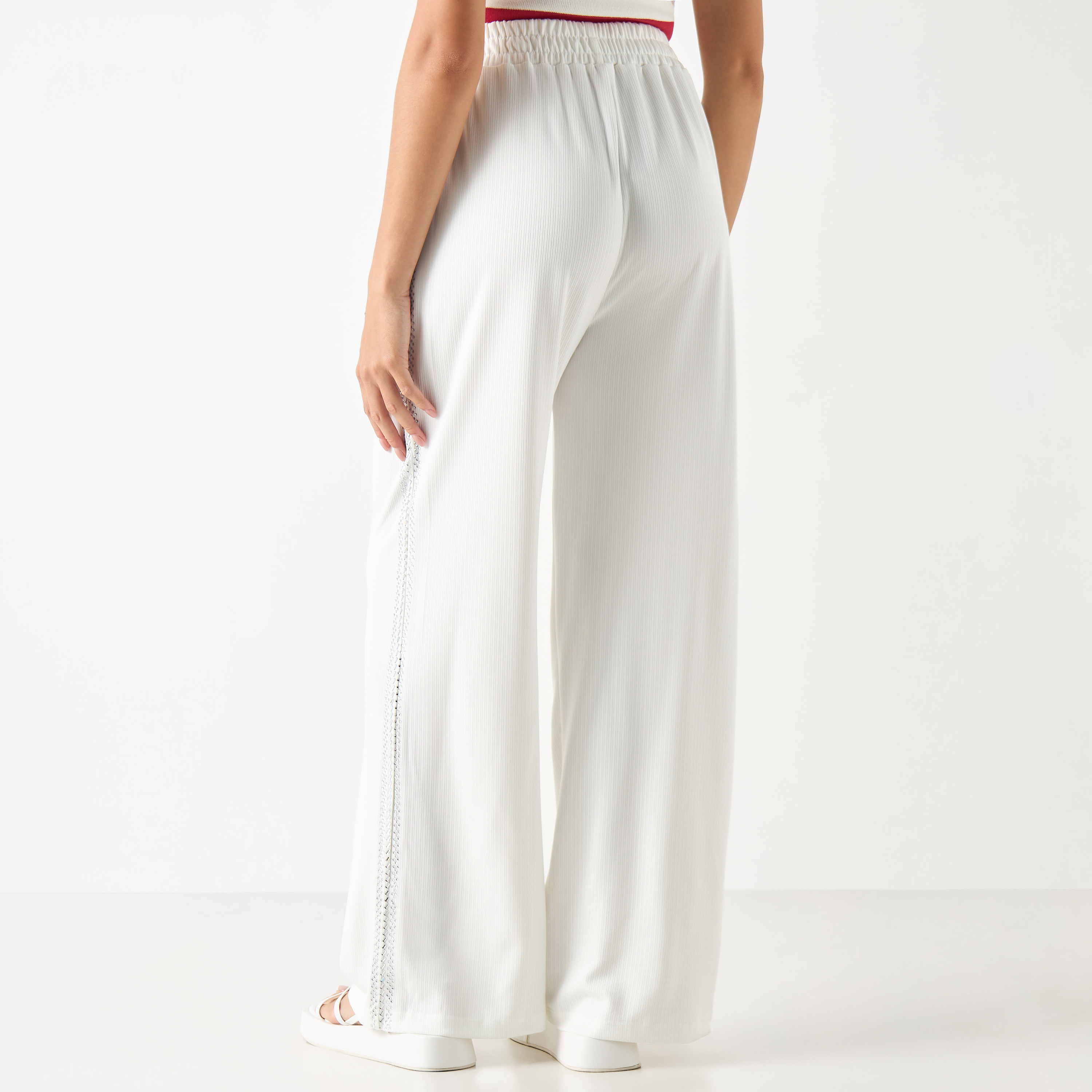 بنطلون بارز الملمس بجيوب وخصر مطاطي من توإكستريمز-women-clothing-trousers-image-7