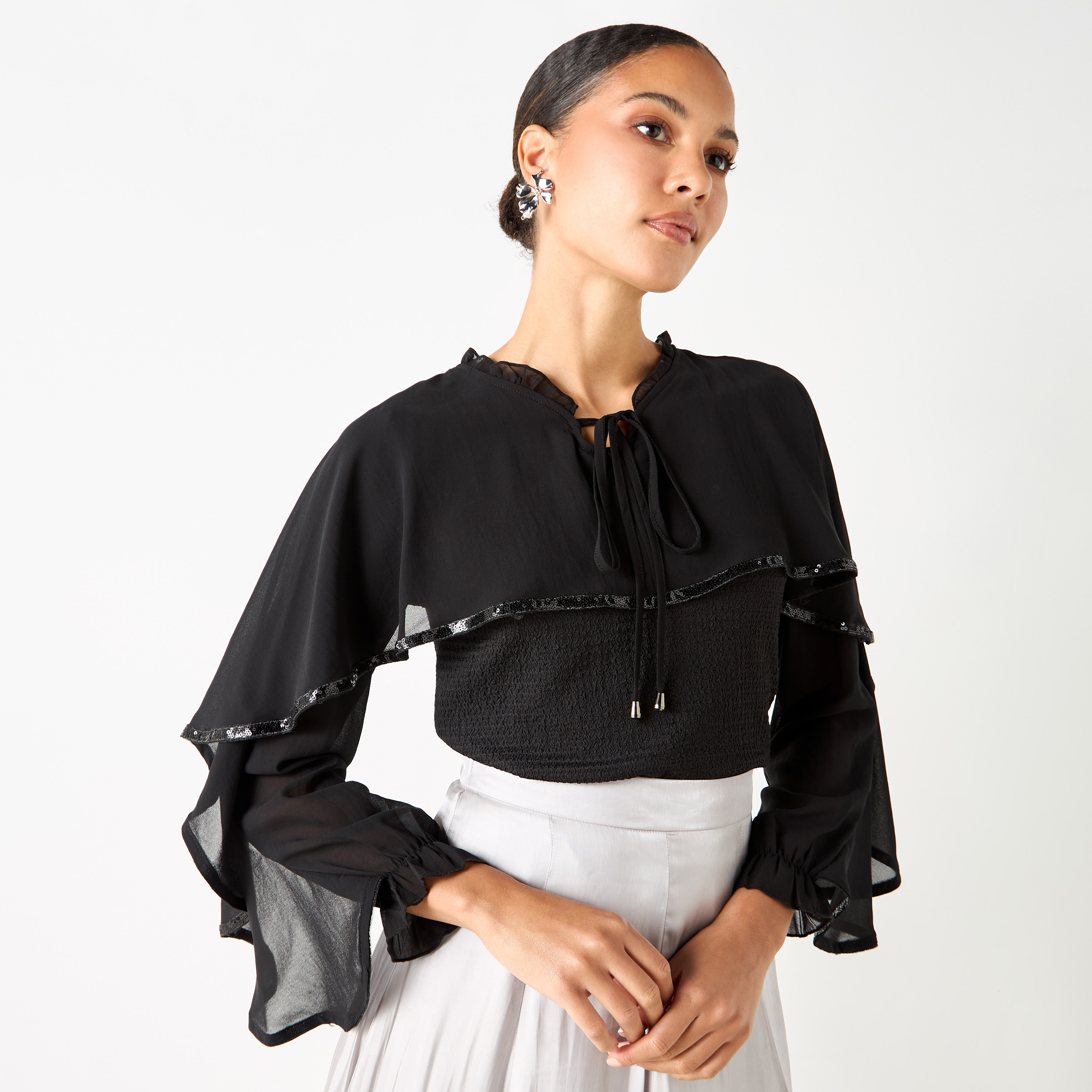 بلوزة فضفاضة بارزة الملمس بأكمام طويلة وتفاصيل رباط من تو إكستريمز-women-clothing-shirtsandblouses-blouses-image-6