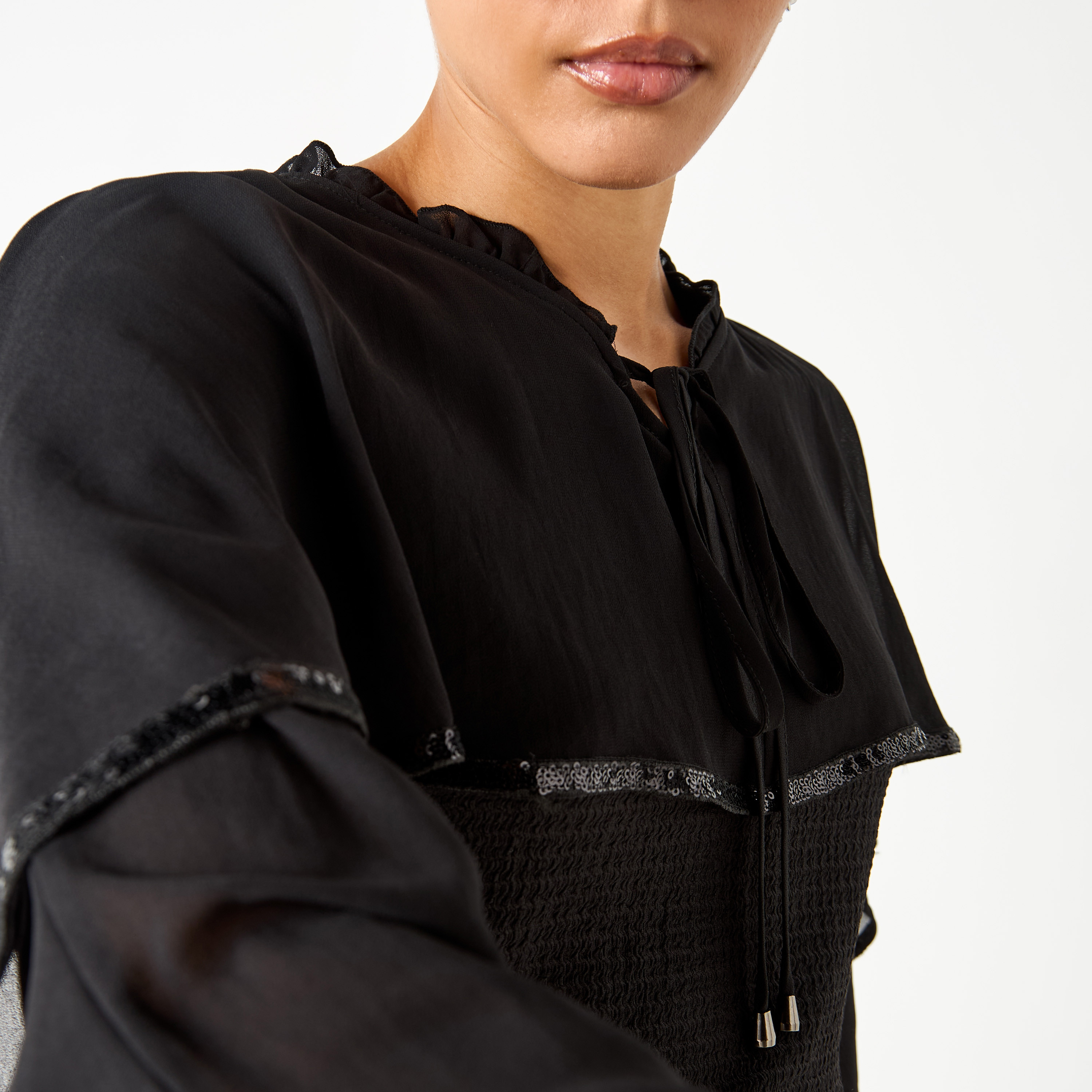 بلوزة فضفاضة بارزة الملمس بأكمام طويلة وتفاصيل رباط من تو إكستريمز-women-clothing-shirtsandblouses-blouses-image-9