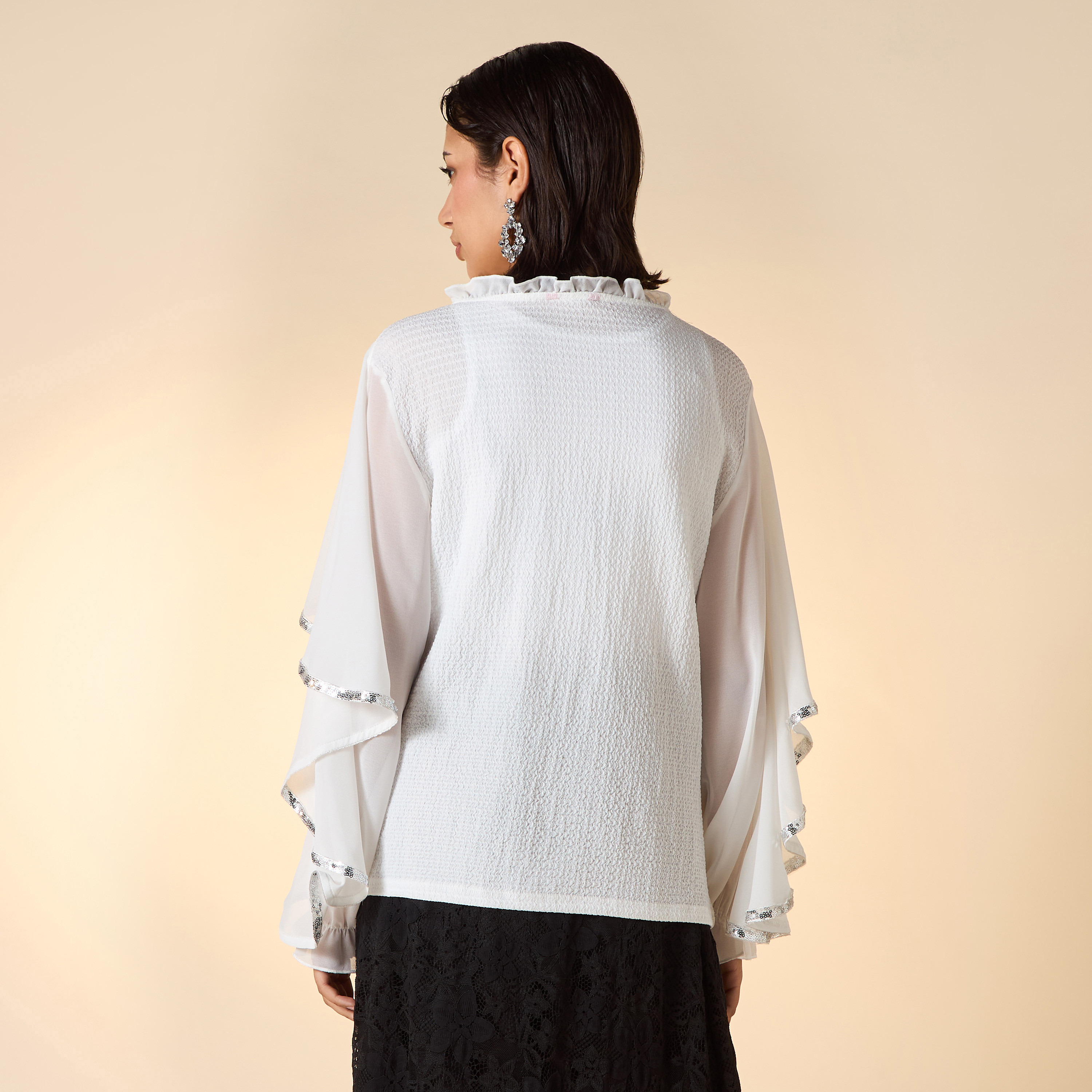بلوزة فضفاضة بارزة الملمس بأكمام طويلة وتفاصيل رباط من تو إكستريمز-women-clothing-shirtsandblouses-blouses-image-3