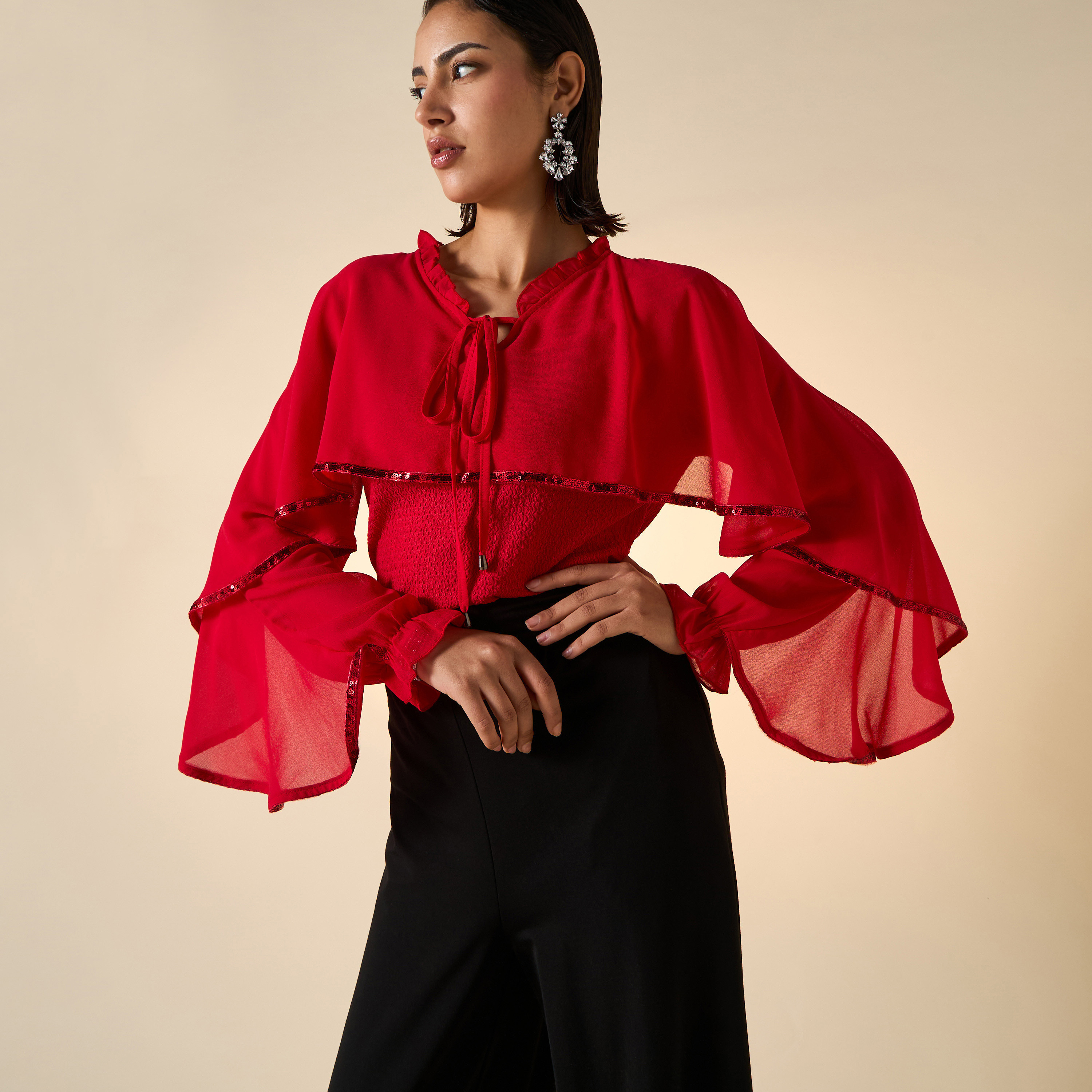 بلوزة فضفاضة بارزة الملمس بأكمام طويلة وتفاصيل رباط من تو إكستريمز-women-clothing-shirtsandblouses-blouses-image-13