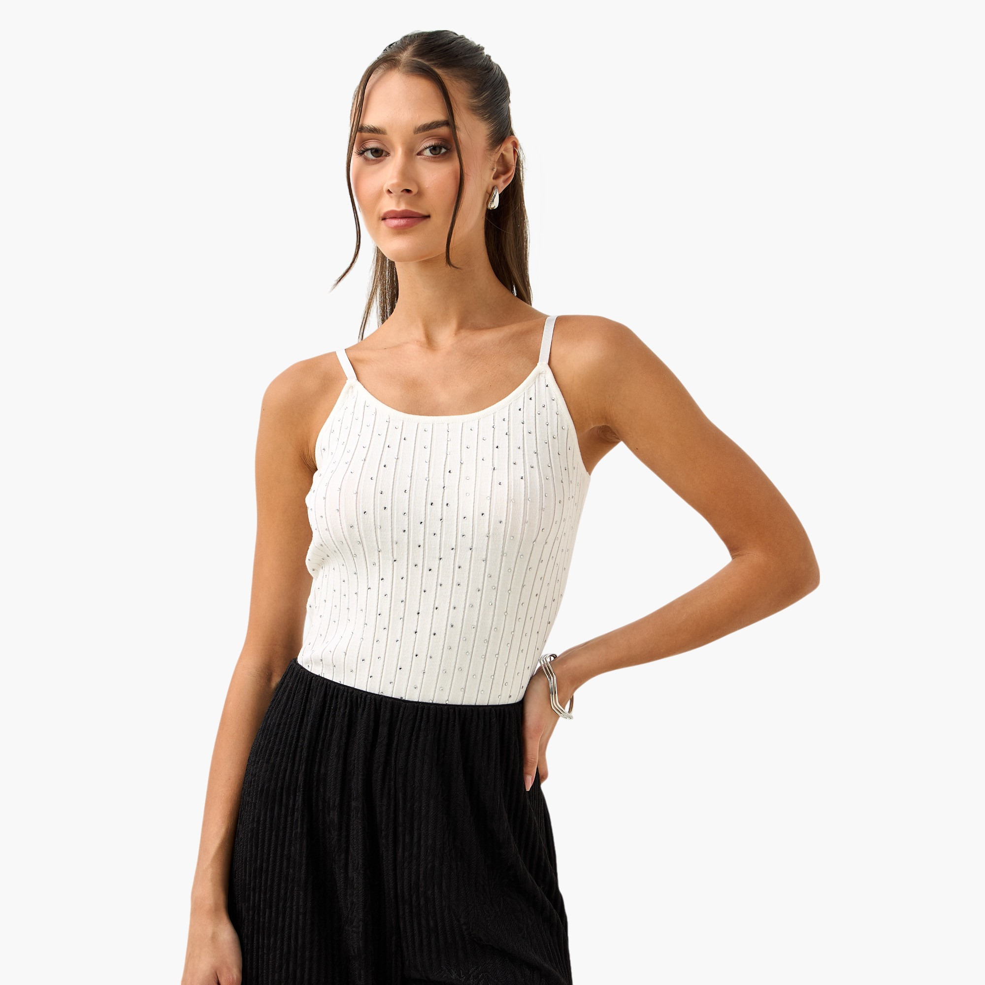 بلوزة قصيرة مزينة بحمالات رفيعة من تو إكستريمز-women-clothing-tshirts-image-1