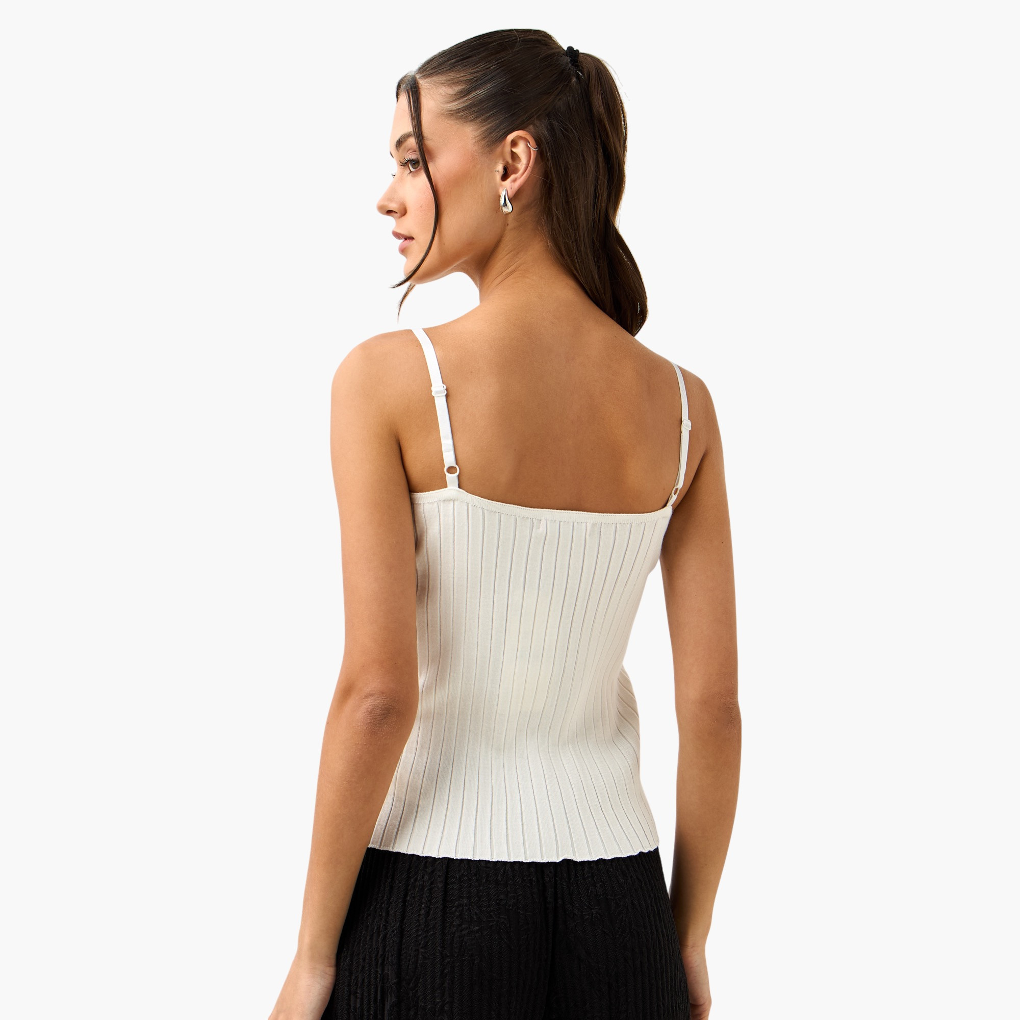 بلوزة قصيرة مزينة بحمالات رفيعة من تو إكستريمز-women-clothing-tshirts-image-3