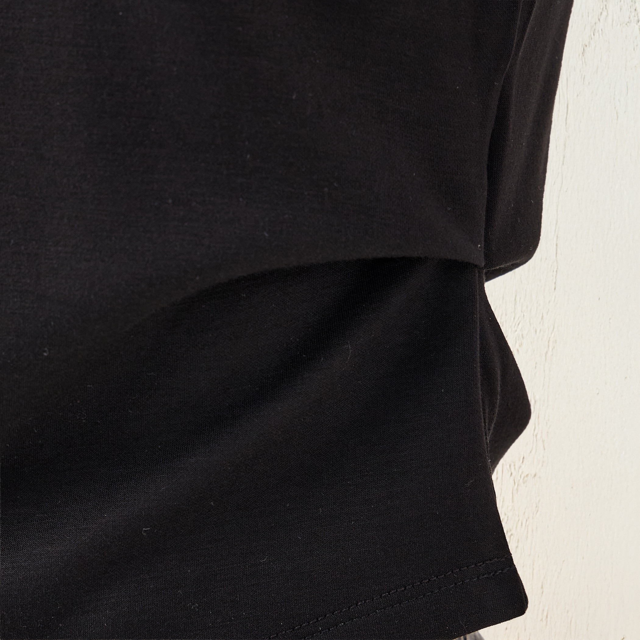 تيشيرت بتفاصيل أزرار وياقة ضيّقة من تو إكستريمز-women-clothing-tshirts-image-5