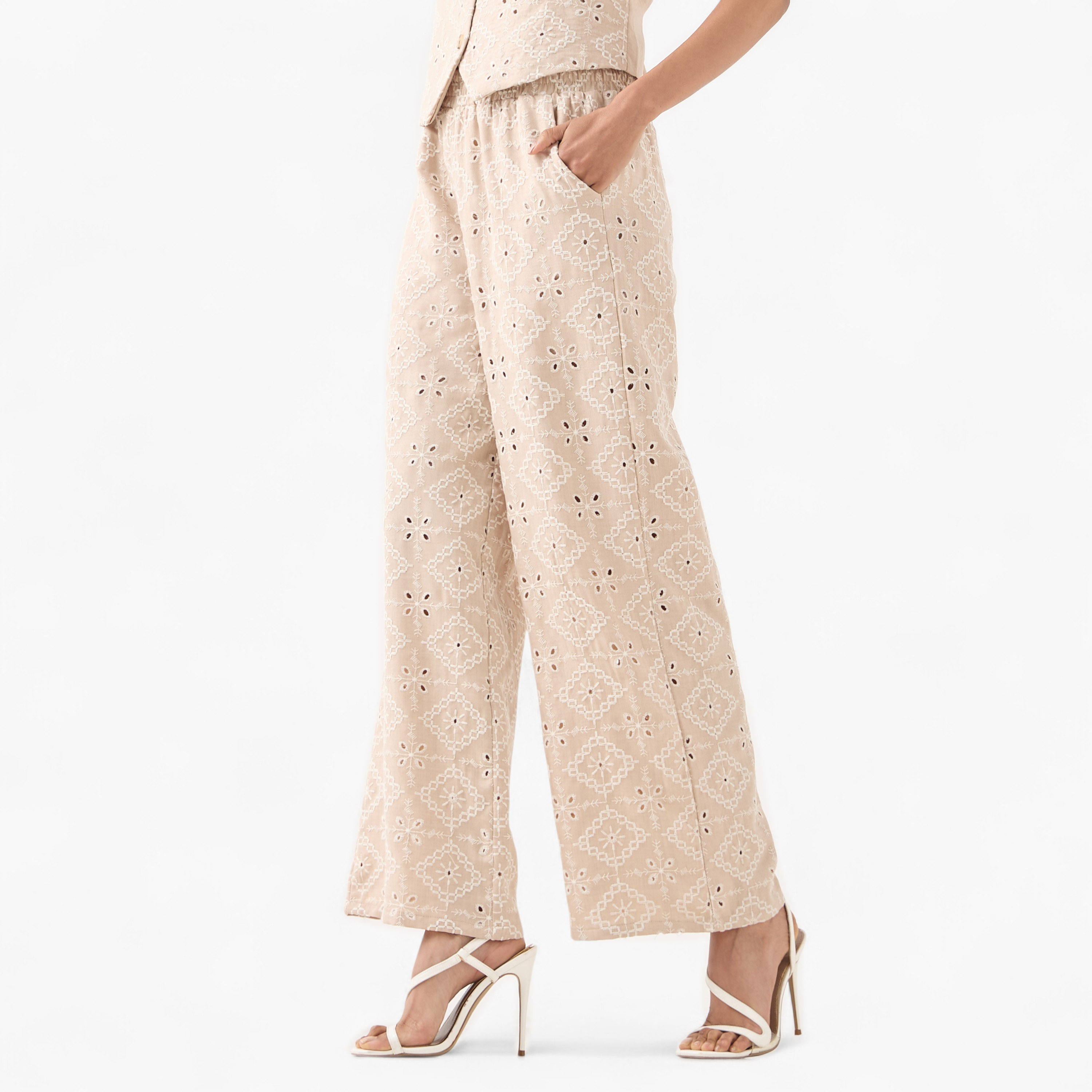 بنطلون شيفلي بخصر مطاطي من تو إكستريمز-women-clothing-trousers-image-1
