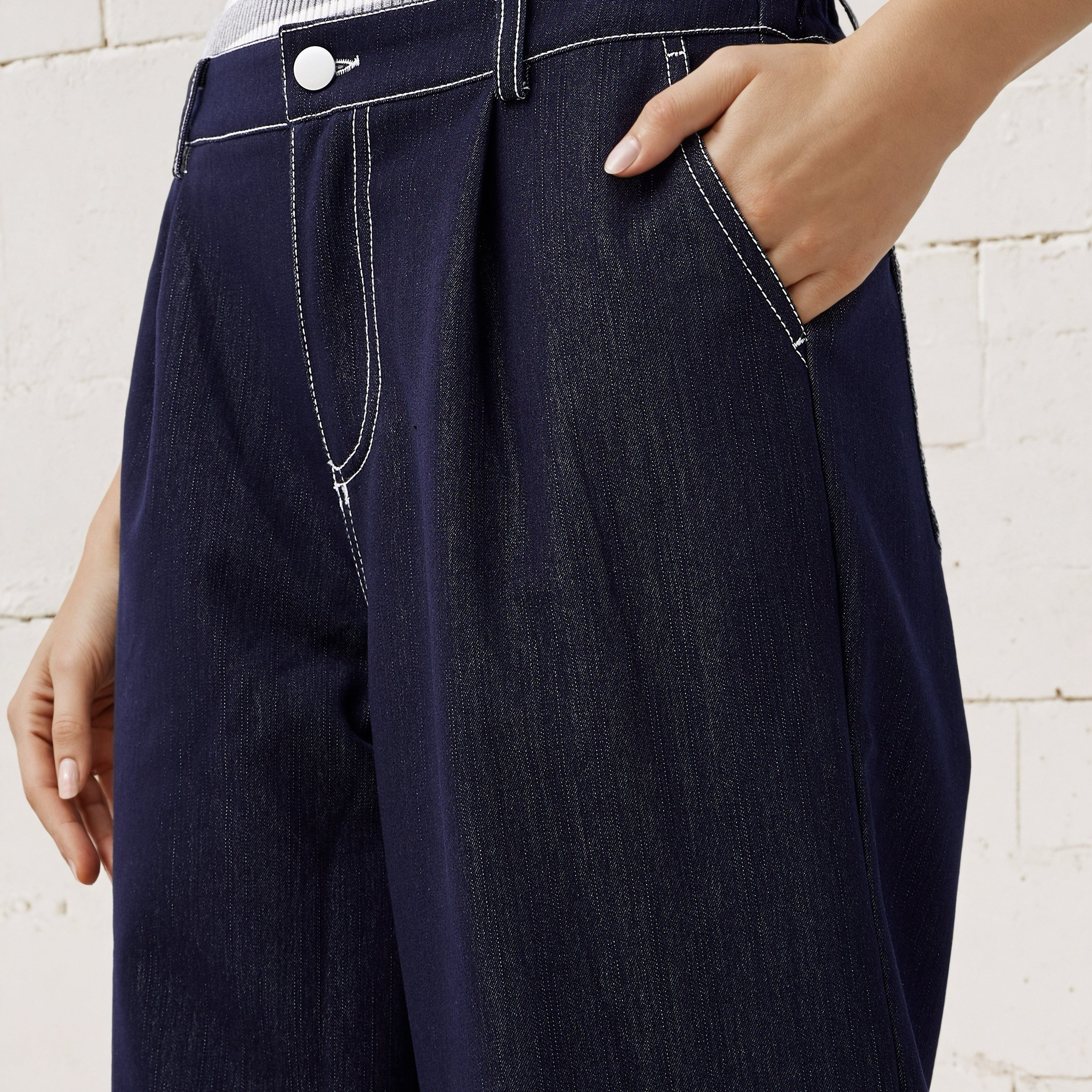 بنطلون بقصة عادية وكسرات من 2إكستريمز-women-clothing-bottoms-trousers-image-4