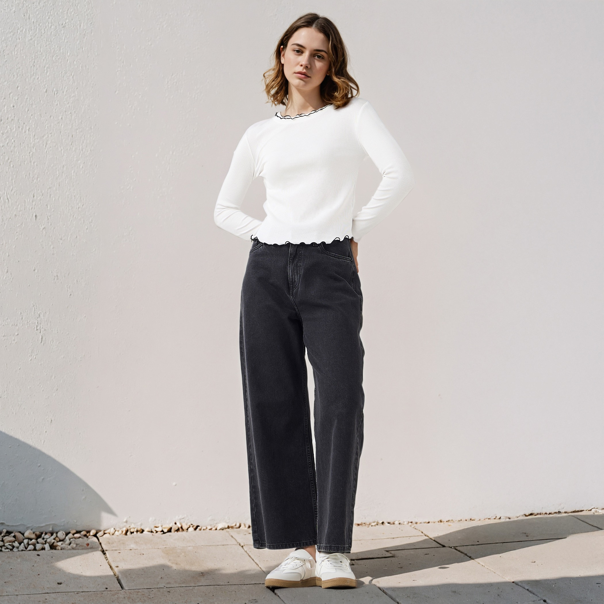 بلوزة مضلعة بخيوط بارزة متباينة من تو إكستريمز-women-clothing-tshirts-image-2