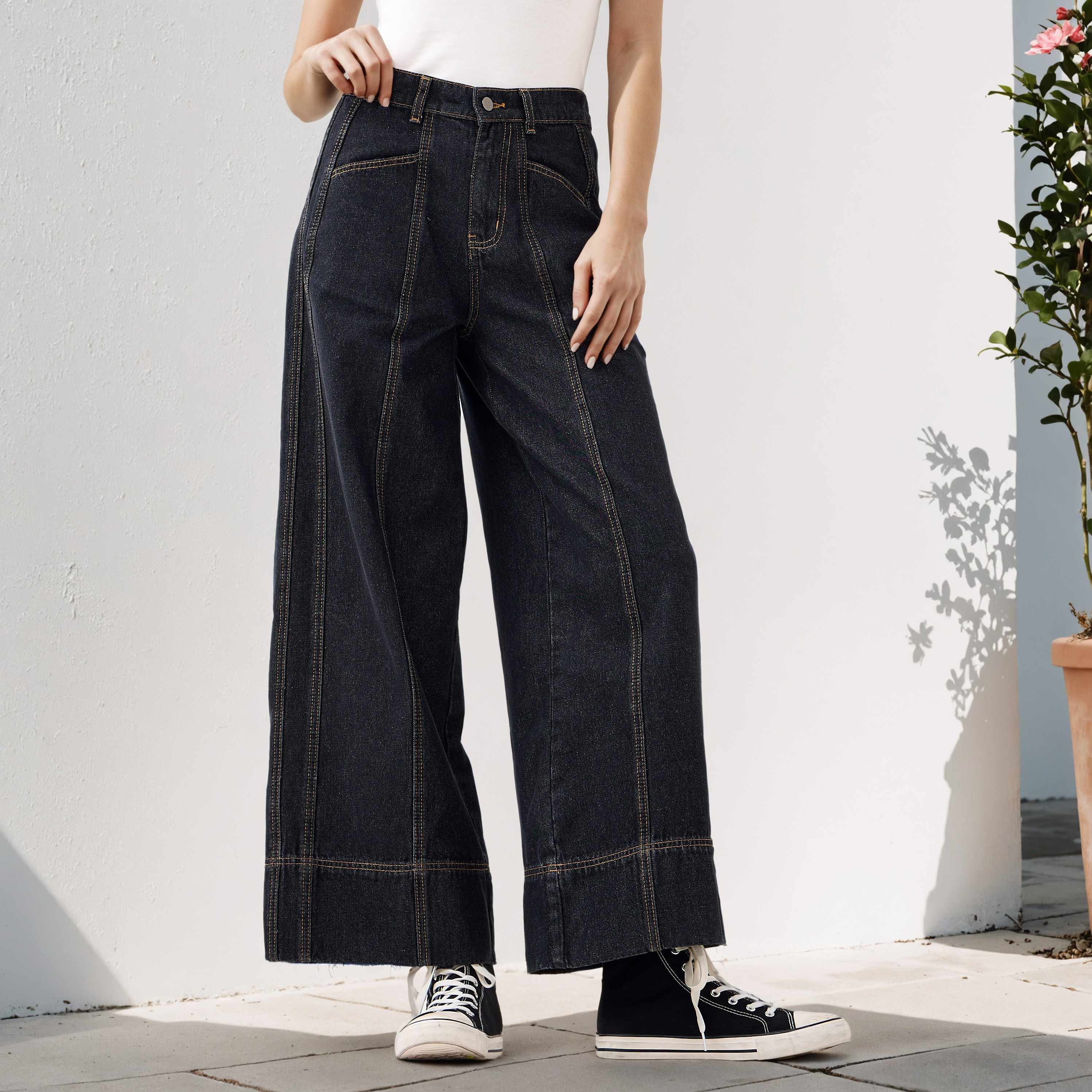 بنطلون جينز واسع الساق بجيوب من تو إكستريمز-women-clothing-bottoms-jeans-image-1
