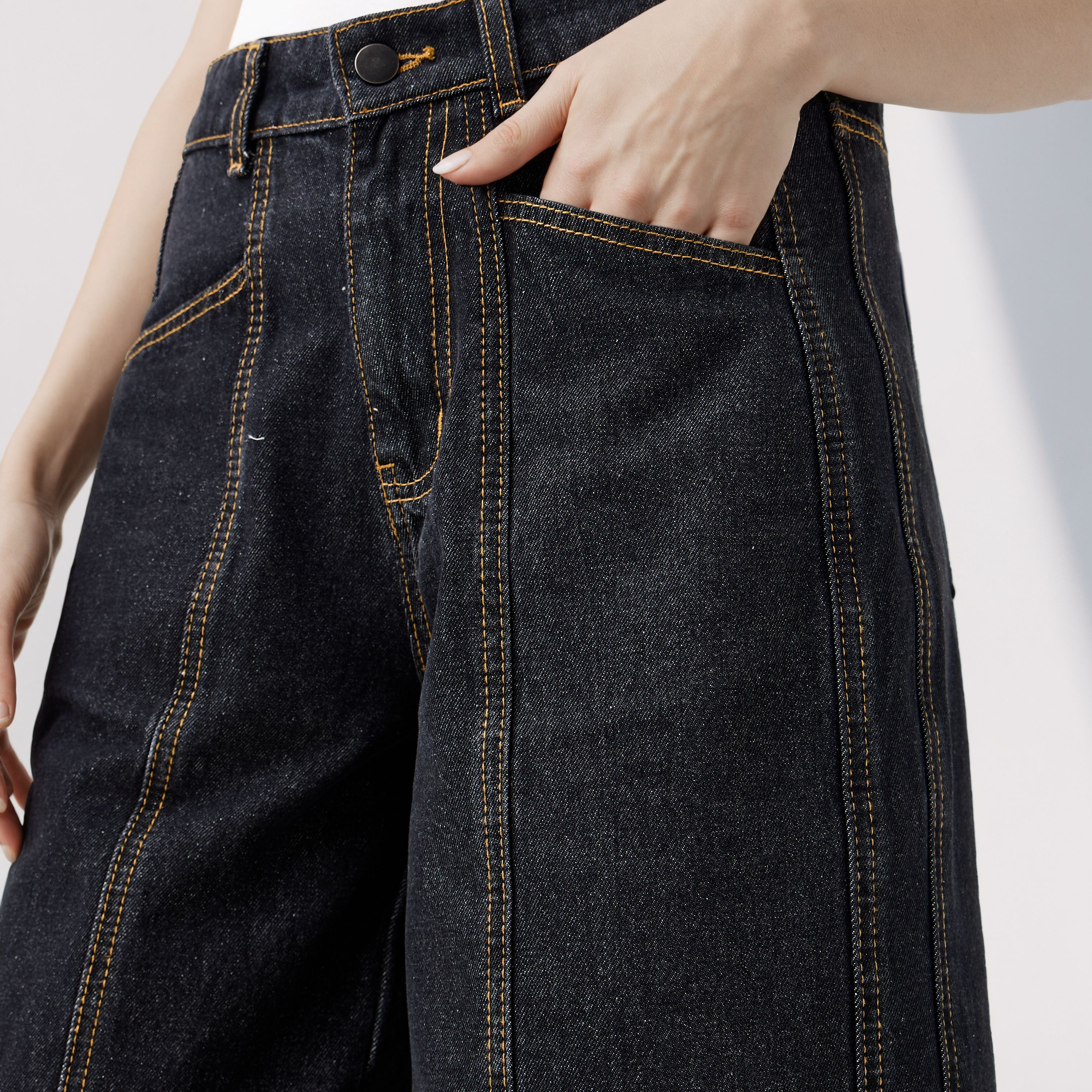 بنطلون جينز واسع الساق بجيوب من تو إكستريمز-women-clothing-bottoms-jeans-image-4