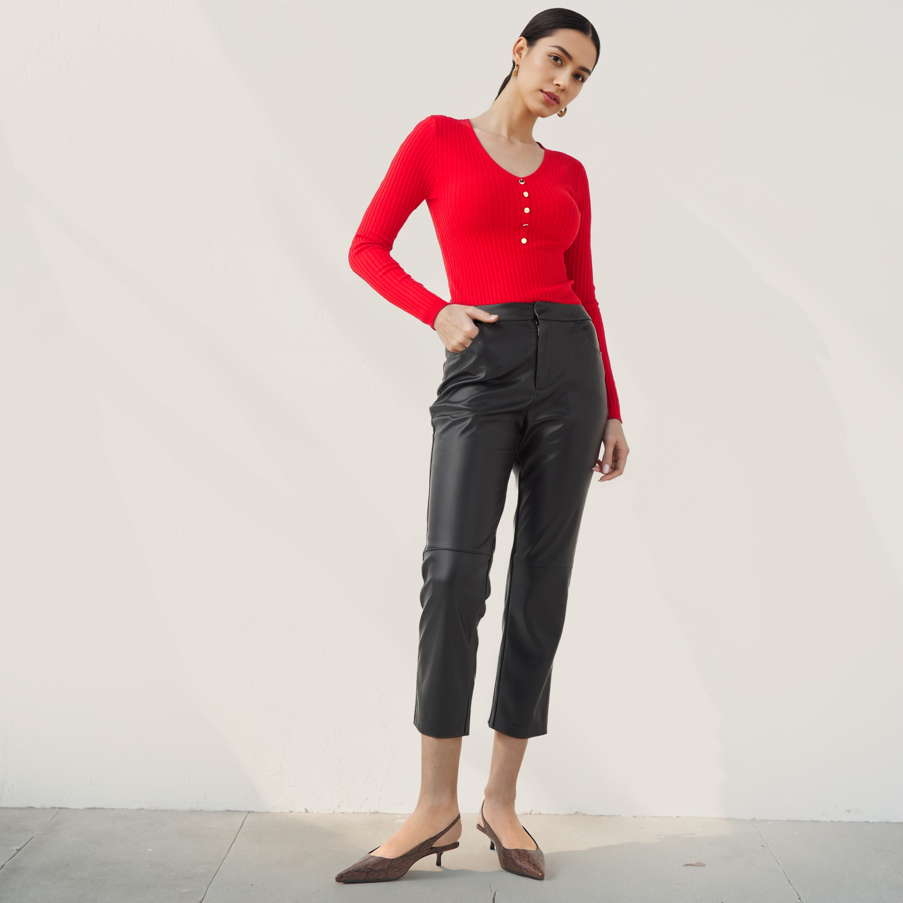 كنزة مضلعة بياقة V من تو إكستريمز-women-winterwear-cardigansandjumpers-jumpers-image-25