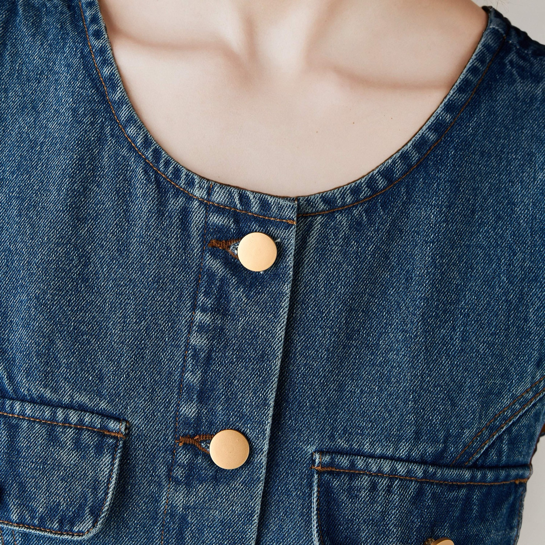 فستان دينم ميني بدون أكمام بسحّاب أزرار من تو إكستريمز-women-clothing-dresses-image-3